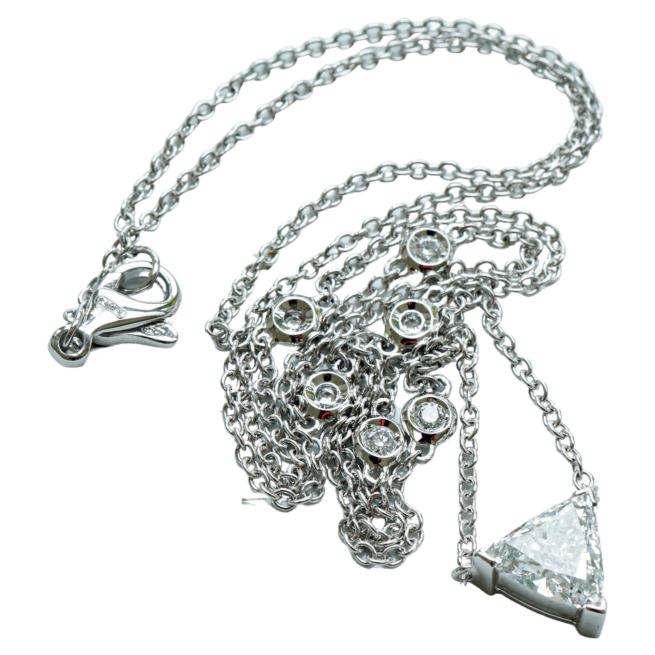 Collier triangulaire en or blanc 750 carats avec diamants 0,86 carat, design Valenza, intemporel
