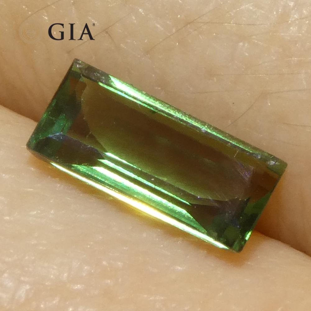 0,86ct Rettangolare/Baguette verde-bluastro a grigio-viola Alessandrite certificata GIA In condizioni Nuovo in vendita a Toronto, Ontario
