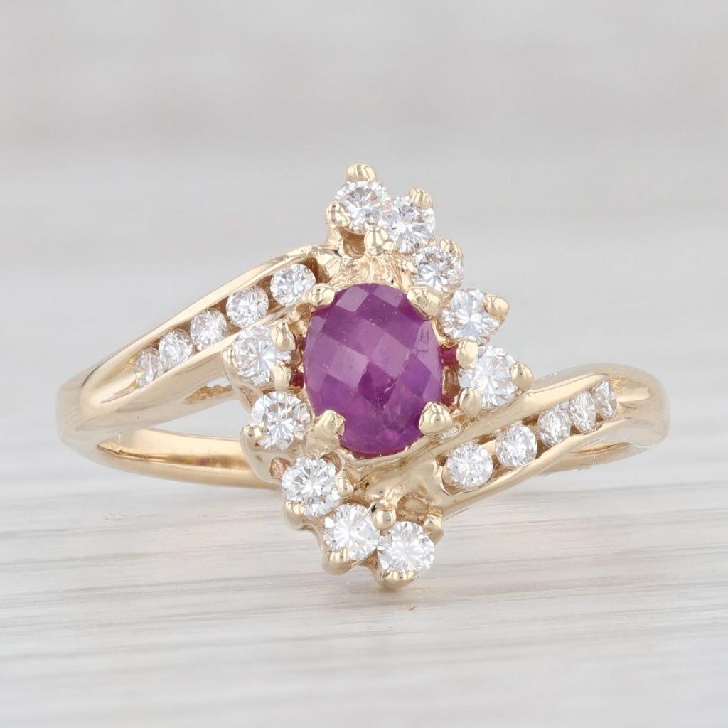 0.86ctw Oval Ruby Diamond Bypass Ring 14k Yellow Gold Size 7 Bon état - En vente à McLeansville, NC
