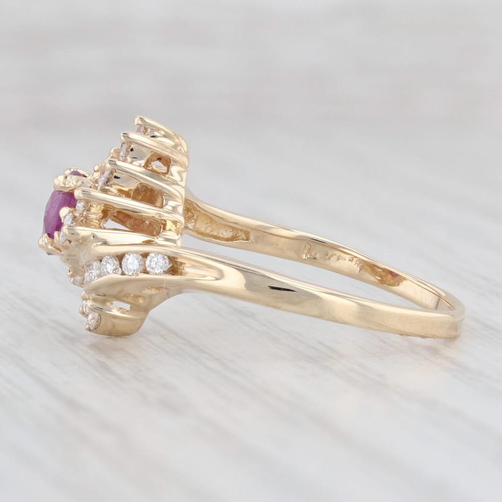 0.86ctw Oval Ruby Diamond Bypass Ring 14k Yellow Gold Size 7 Unisexe en vente