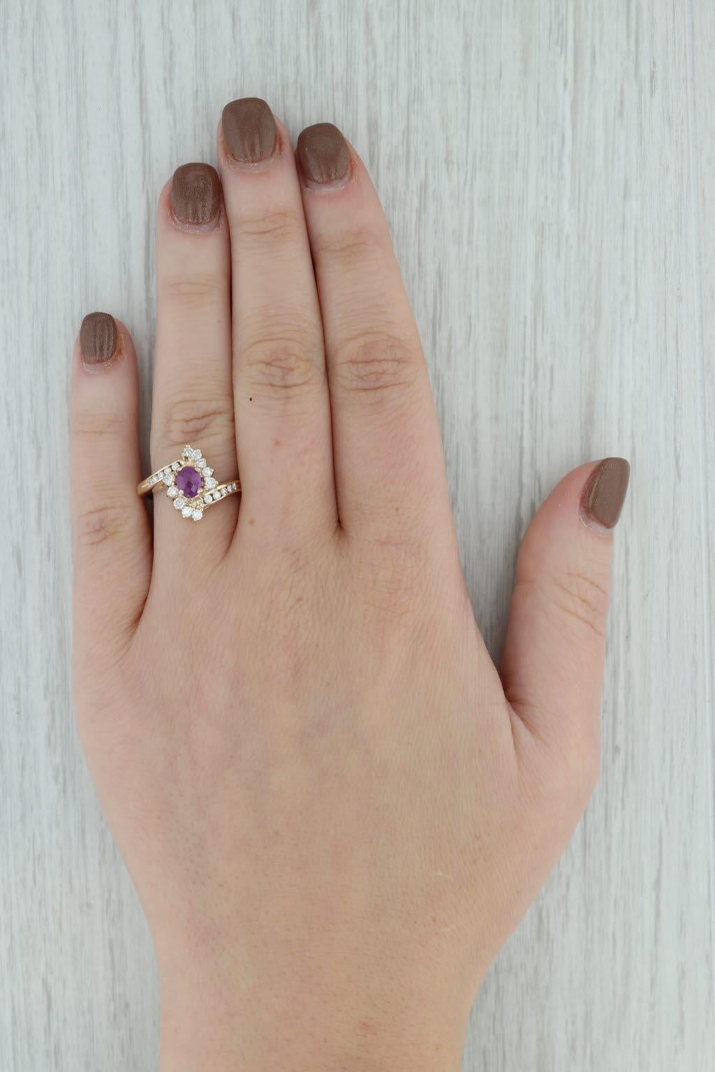 0.86ctw Oval Ruby Diamond Bypass Ring 14k Yellow Gold Size 7 en vente 4