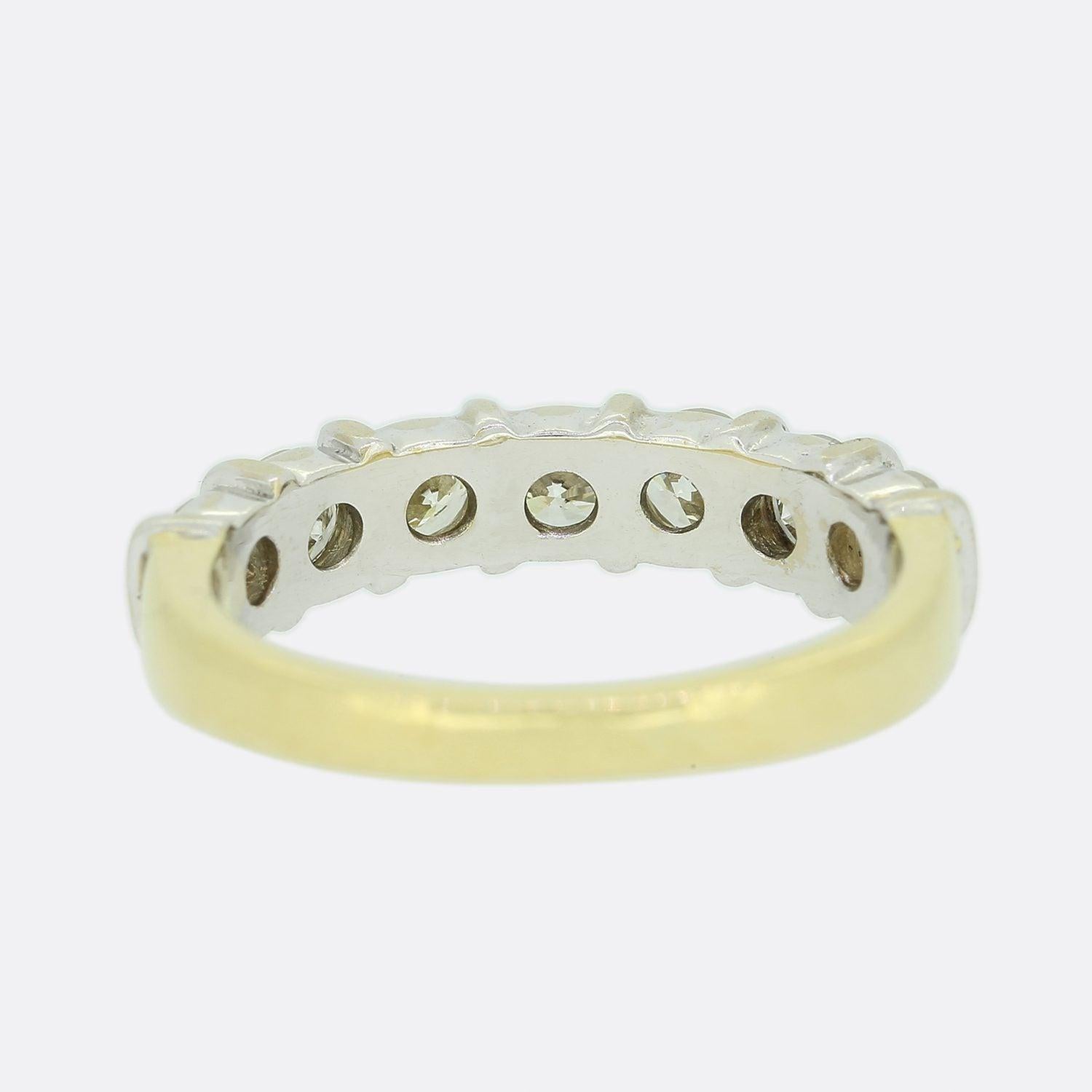 0,87 Karat Diamant-Ring mit sieben Steinen (Brillantschliff) im Angebot