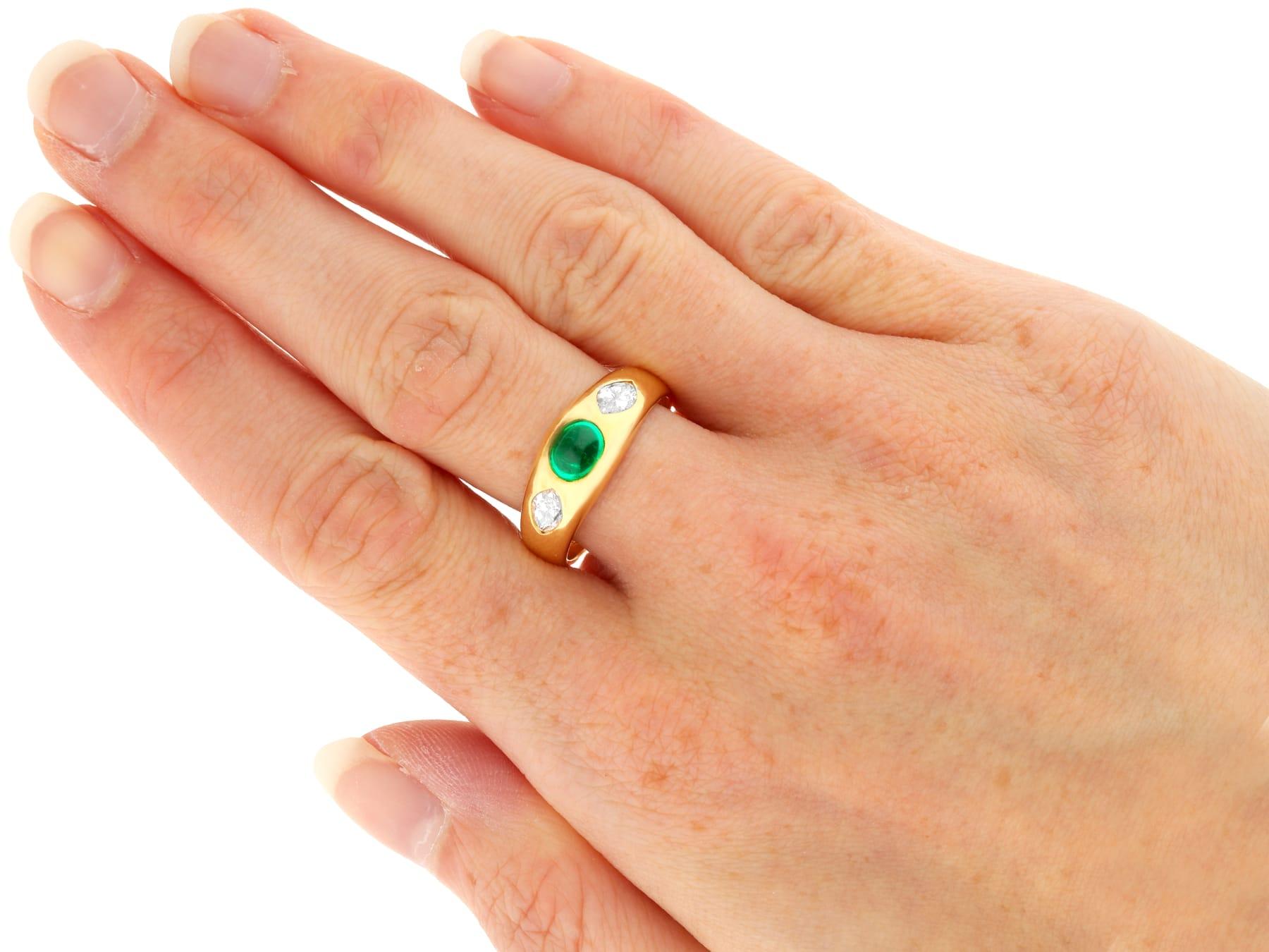 Women's or Men's Victorian 0.87 Carat Emerald 0.70 Carat Diamond 22k Yellow Gold Ring For Sale