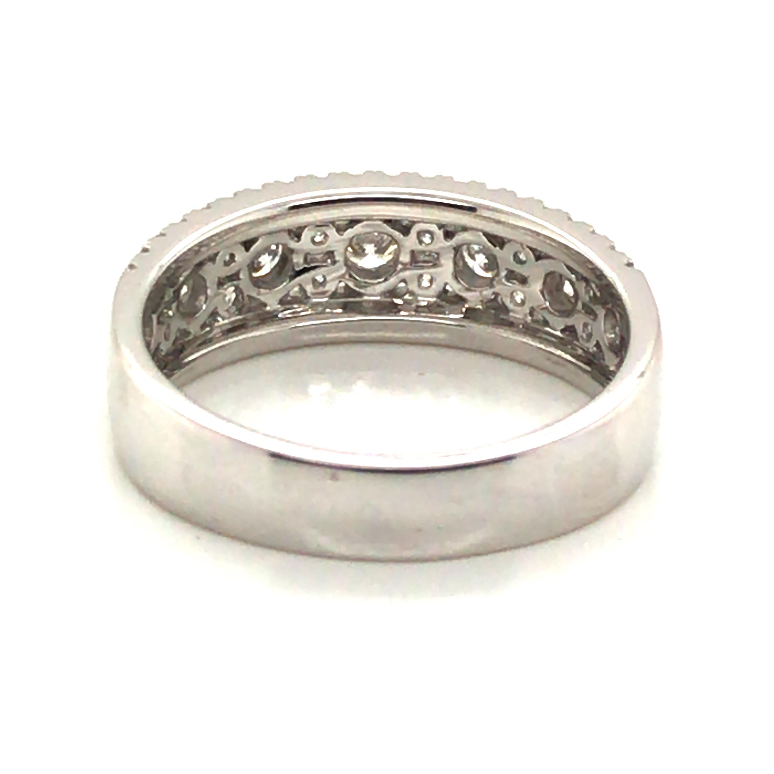 Round Cut 0.87 Carat Fashion Diamond Band Ring with 14 Karat White Gold For Sale