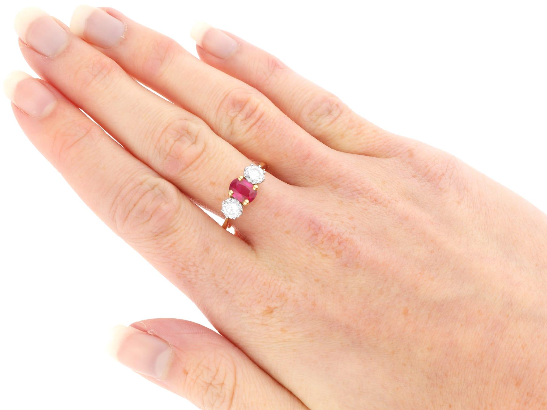 0.87 Carat Ruby and 0.94 Carat Diamond 18k Yellow Gold Trilogy Ring (2019) For Sale 5