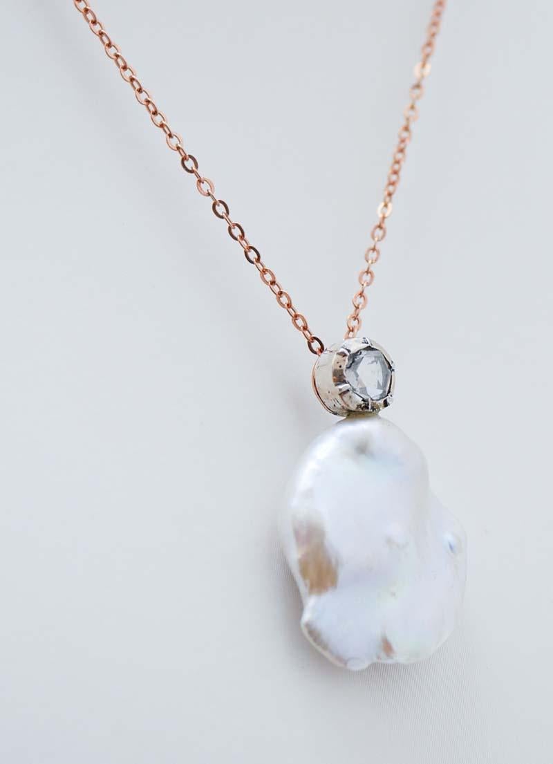 Collana con diamanti taglio vecchio da 0,87 carati, perle barocche, oro rosa e argento. In condizioni buone in vendita a Marcianise, Marcianise (CE)