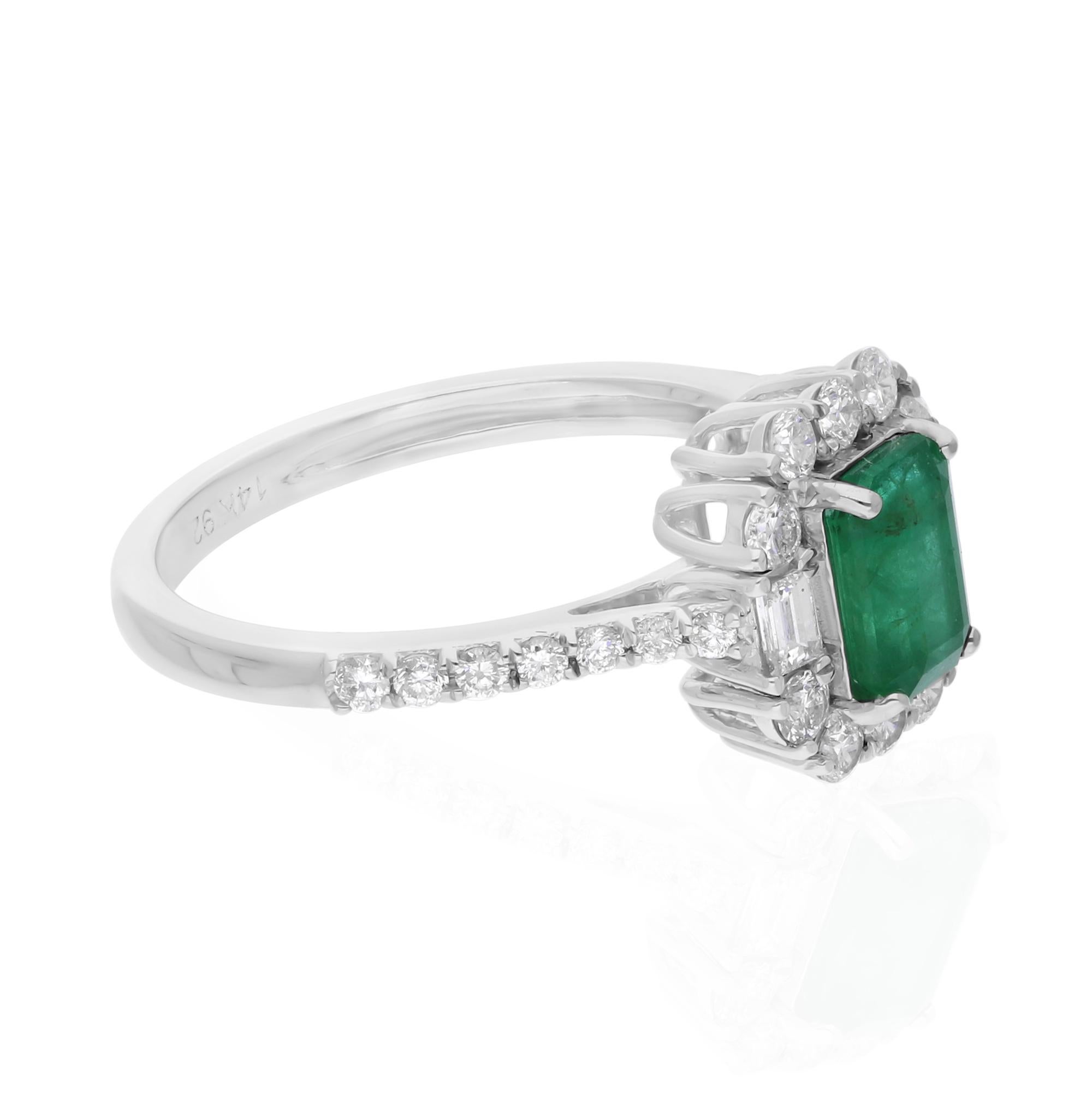 Modern 0.87 Ct. Zambian Emerald Cocktail Ring 0.58 Ct. SI/H Diamond 14 Karat White Gold For Sale