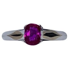 Anello di fidanzamento solitario a forma di ovale di rubino Burma da 0,87 carati in oro bianco 18 carati