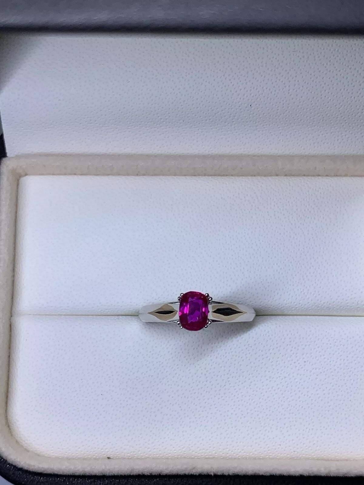 0,87ct Rubin Birma Oval geformt Solitär Verlobungsring 18k Weißgold