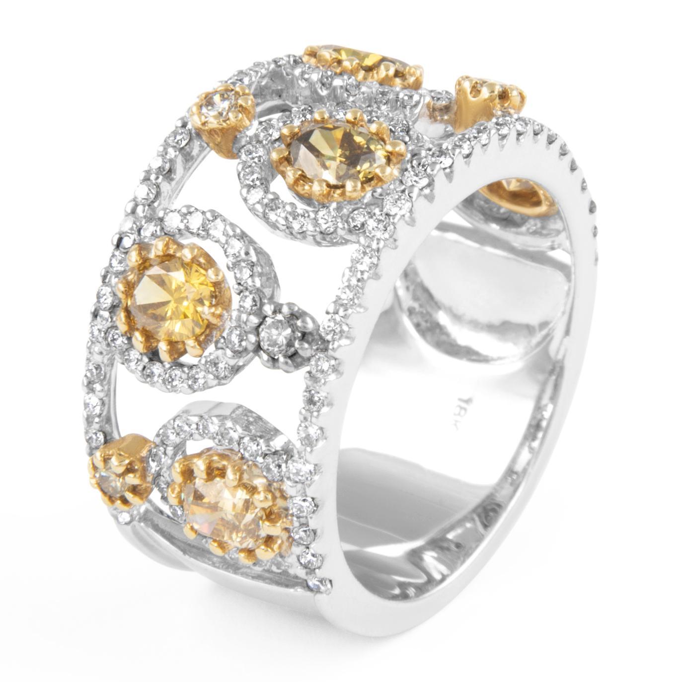 0.87ctt Fancy Grünlich Gelblich Brown Diamant Cluster Ring 18k im Zustand „Neu“ im Angebot in BEVERLY HILLS, CA
