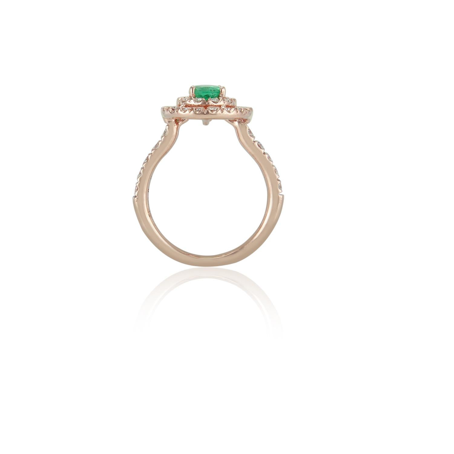 Mixed Cut 0.88 Carat Clear Zambian Emerald & Diamond Cluster Ring in 18K Yellow Gold For Sale