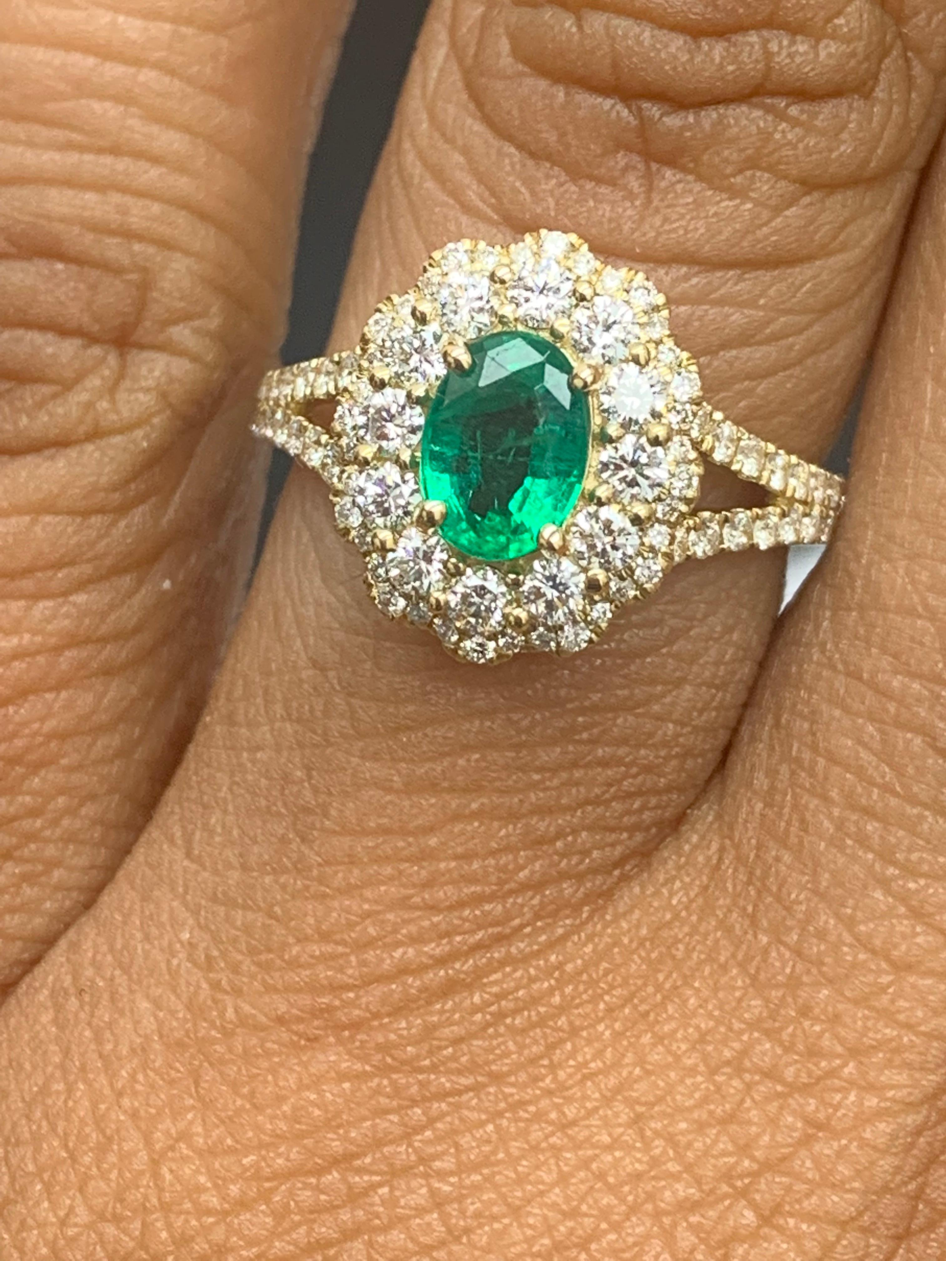 0,88 Karat Oval Cut Smaragd und Diamant Ring in 18k Gelbgold im Angebot 7