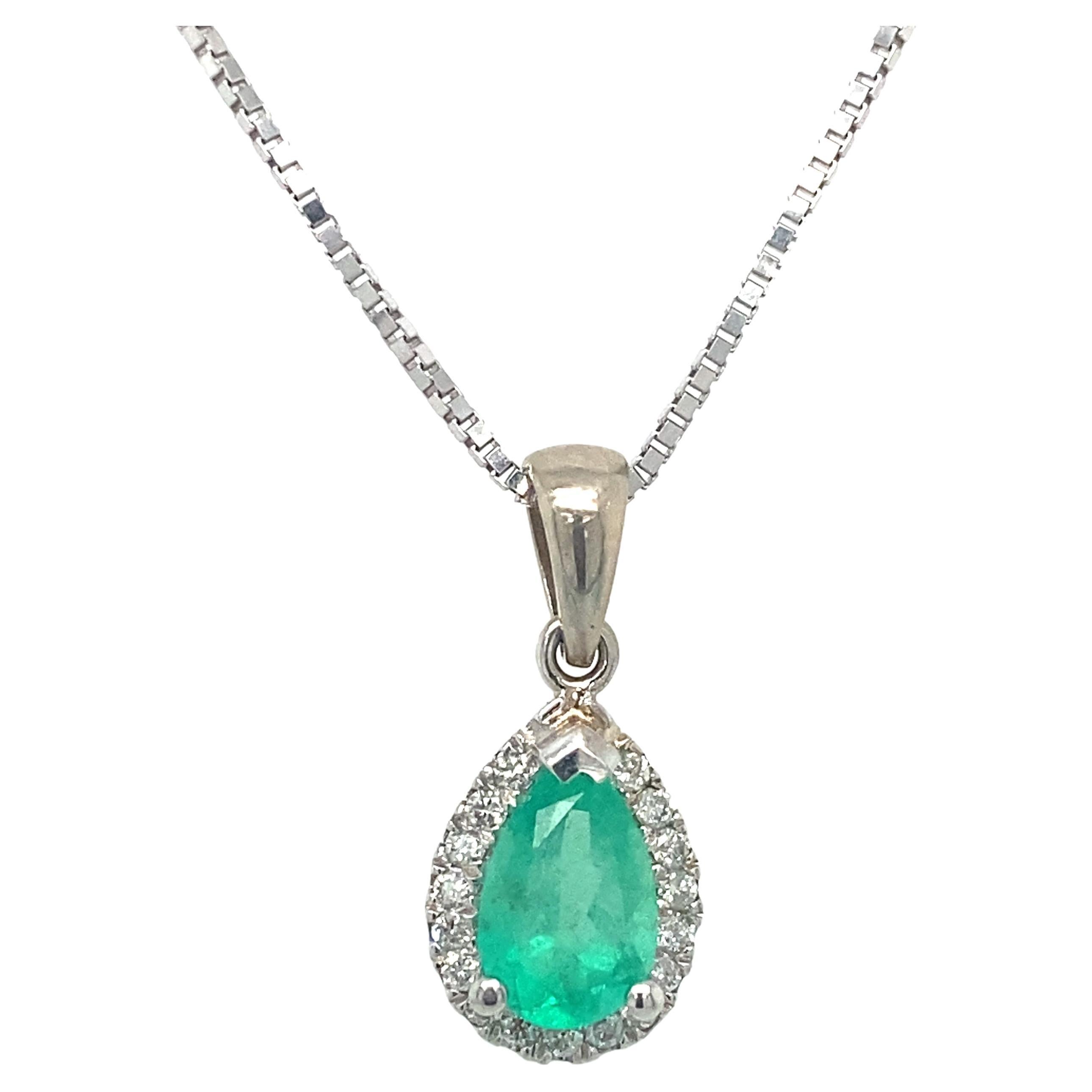 0.88 Carat Pear Cut Emerald and Diamond Pendant Necklace in 14 Karat White Gold For Sale