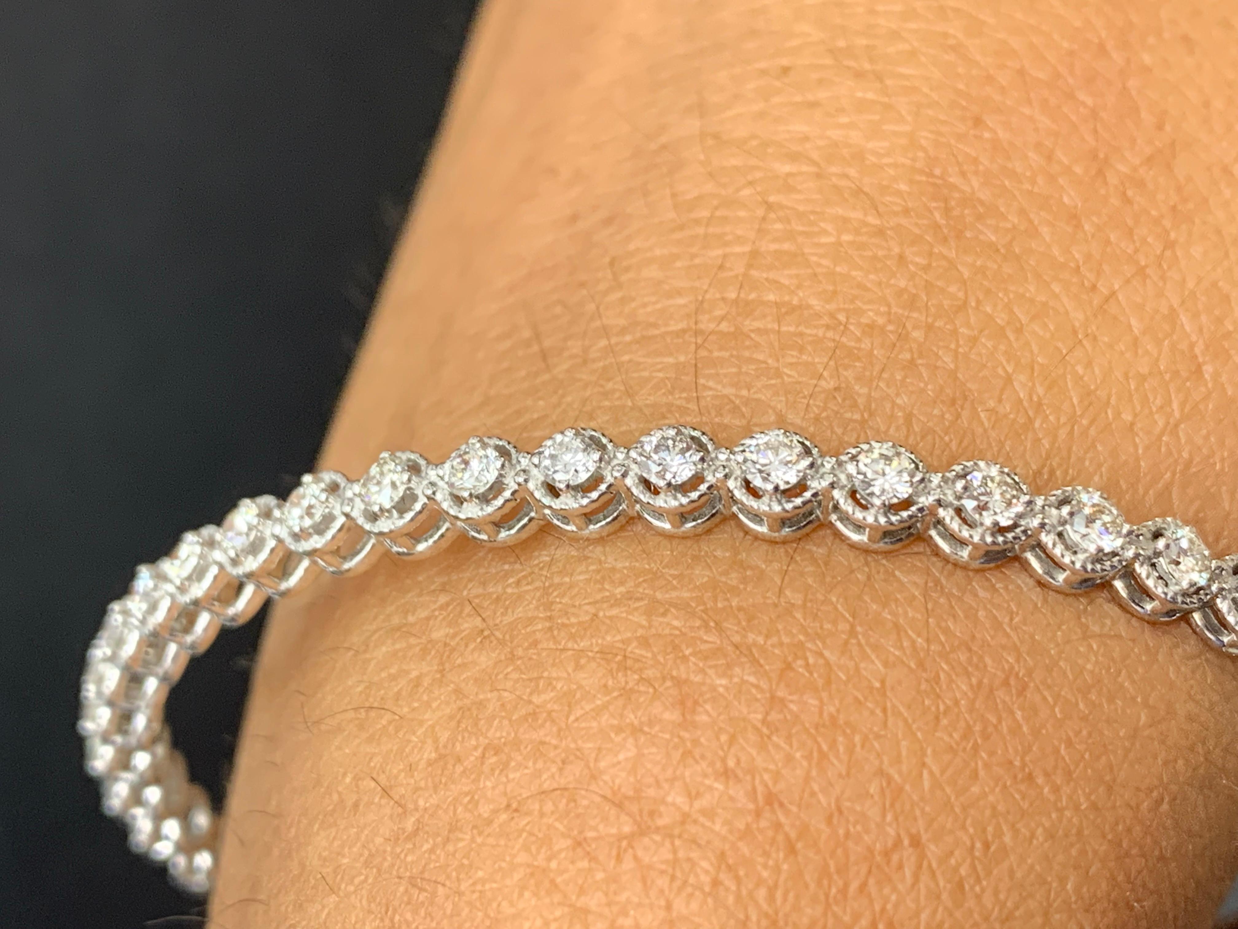 0.88 Carat Round Cut Diamond Bangle in 14K White Gold In New Condition For Sale In NEW YORK, NY