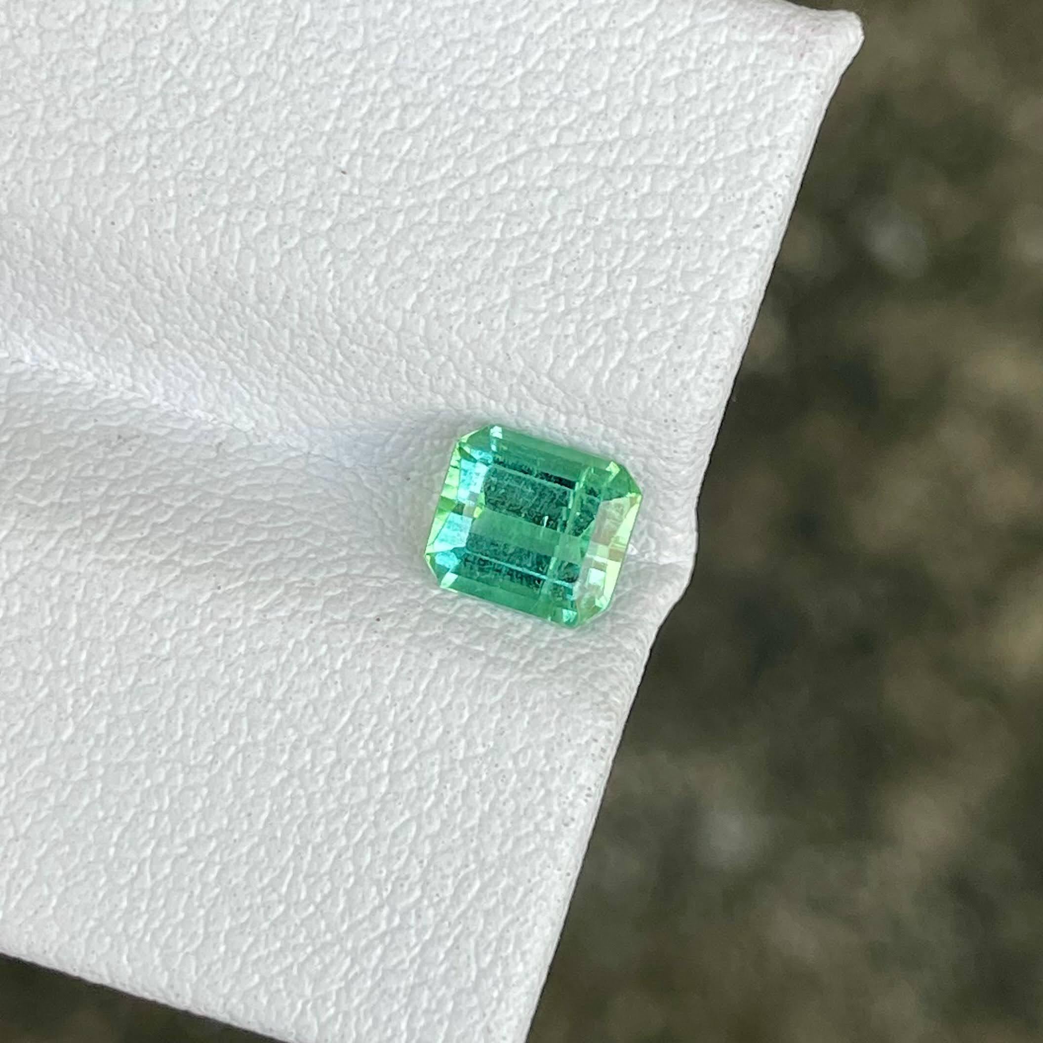 0,88 carati Lagoon Bluish Green Tourmaline Emerald Cut Gemma afgana In condizioni Nuovo in vendita a Bangkok, TH