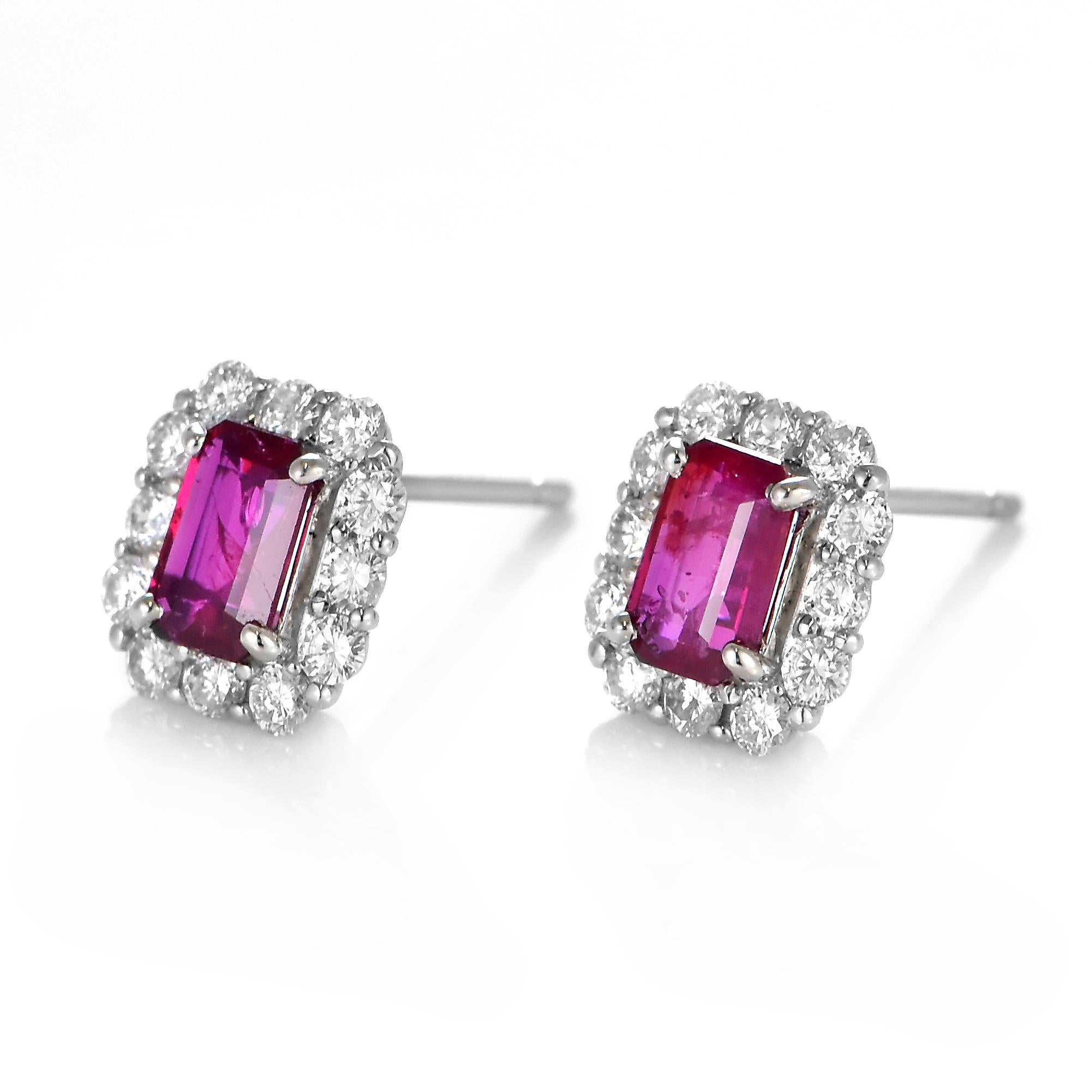 0.88 Carats Natural Untreated Rubies and Diamonds Earrings Made in Platinum In New Condition For Sale In Tokyo, JP