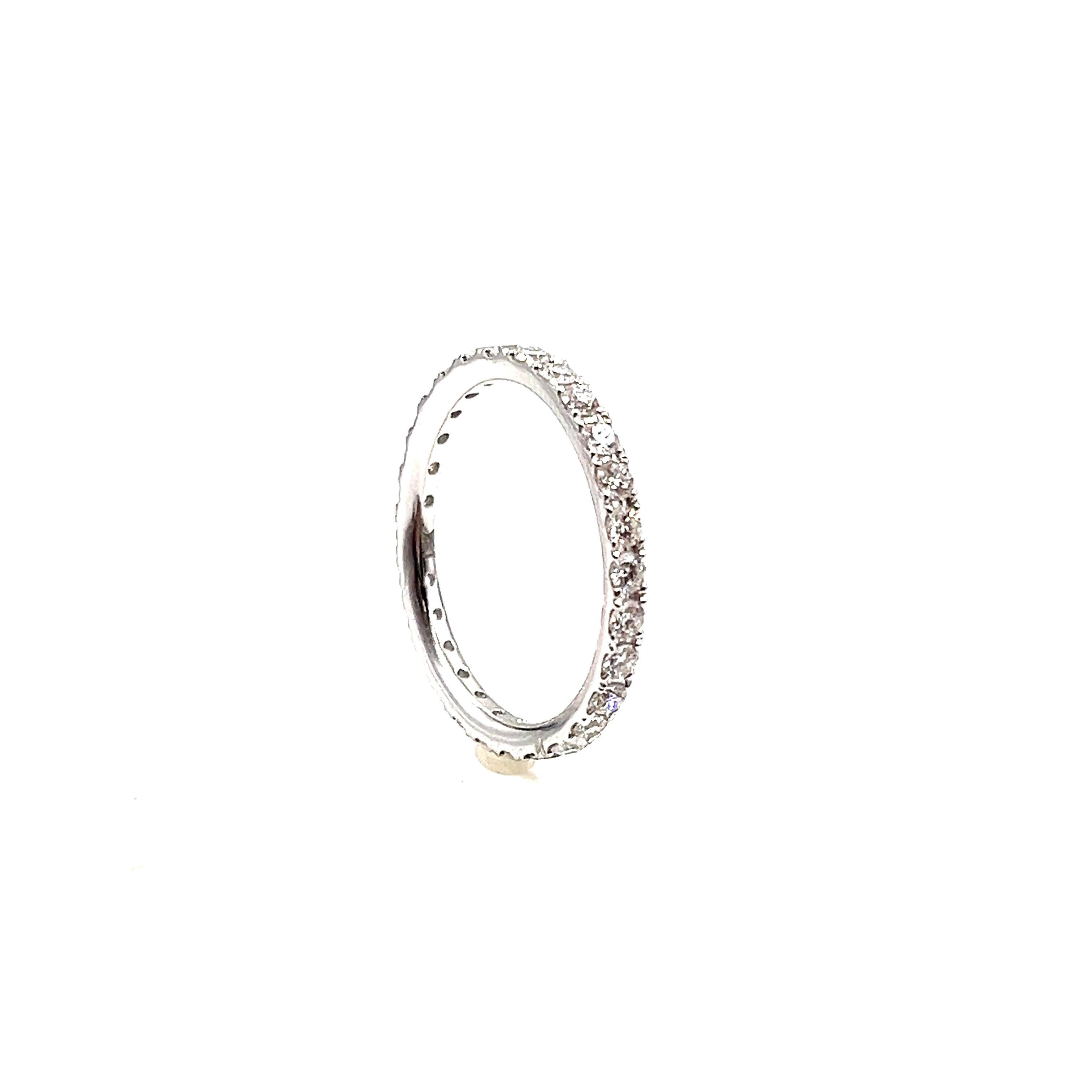 0.88 ct Diamond Eternity Ring In New Condition For Sale In Chicago, IL