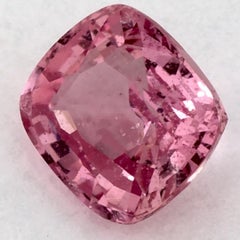 0.88 Karat Rosa Saphir Cushion Loser Edelstein