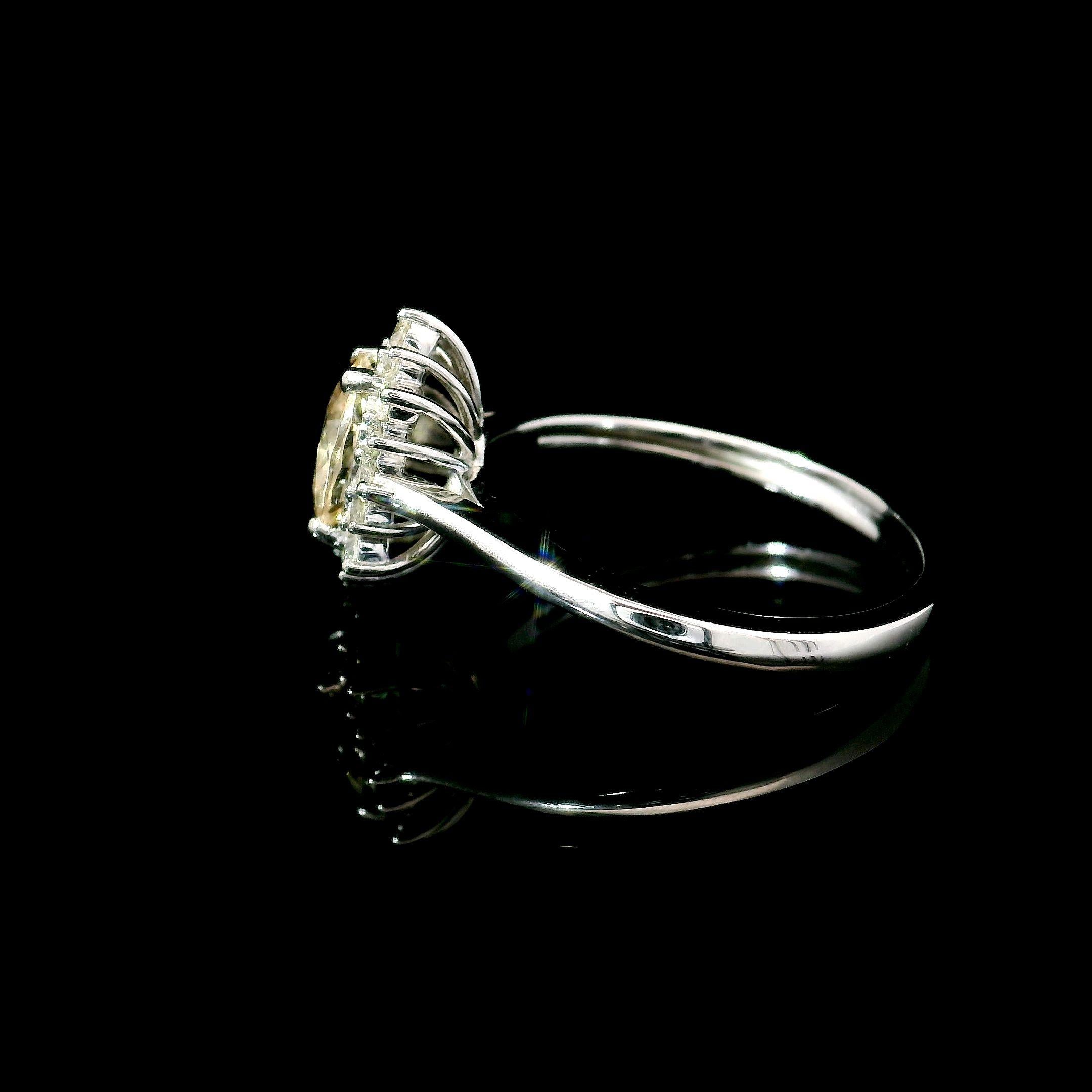Women's or Men's 0.88 Sapphire ring For Sale