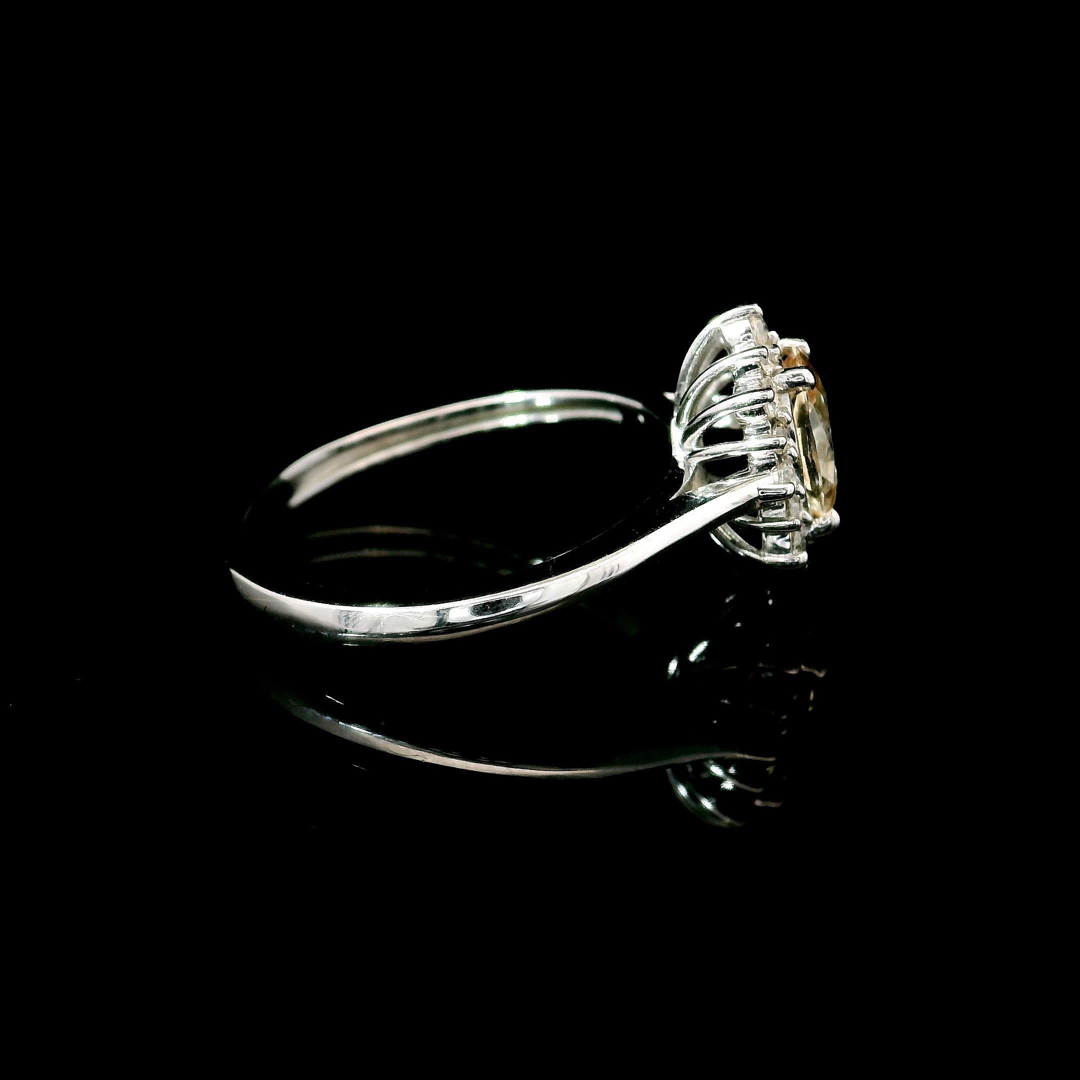 0.88 Sapphire ring For Sale 2