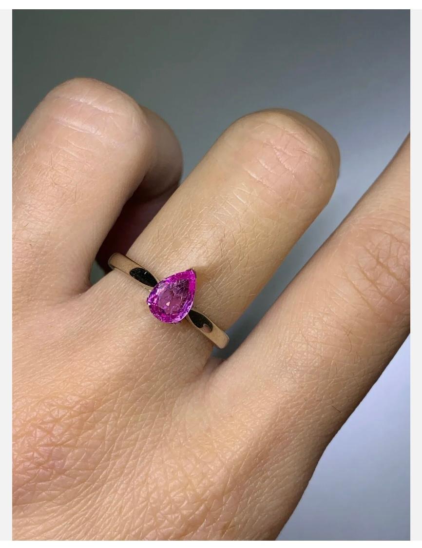 Modern 0.88ct Pink Sapphire chunky solitaire engagement ring in 18ct white gold For Sale