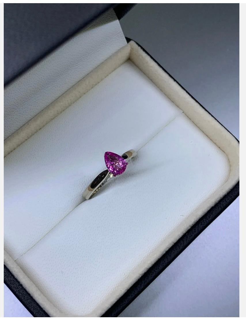 Pear Cut 0.88ct Pink Sapphire chunky solitaire engagement ring in 18ct white gold For Sale
