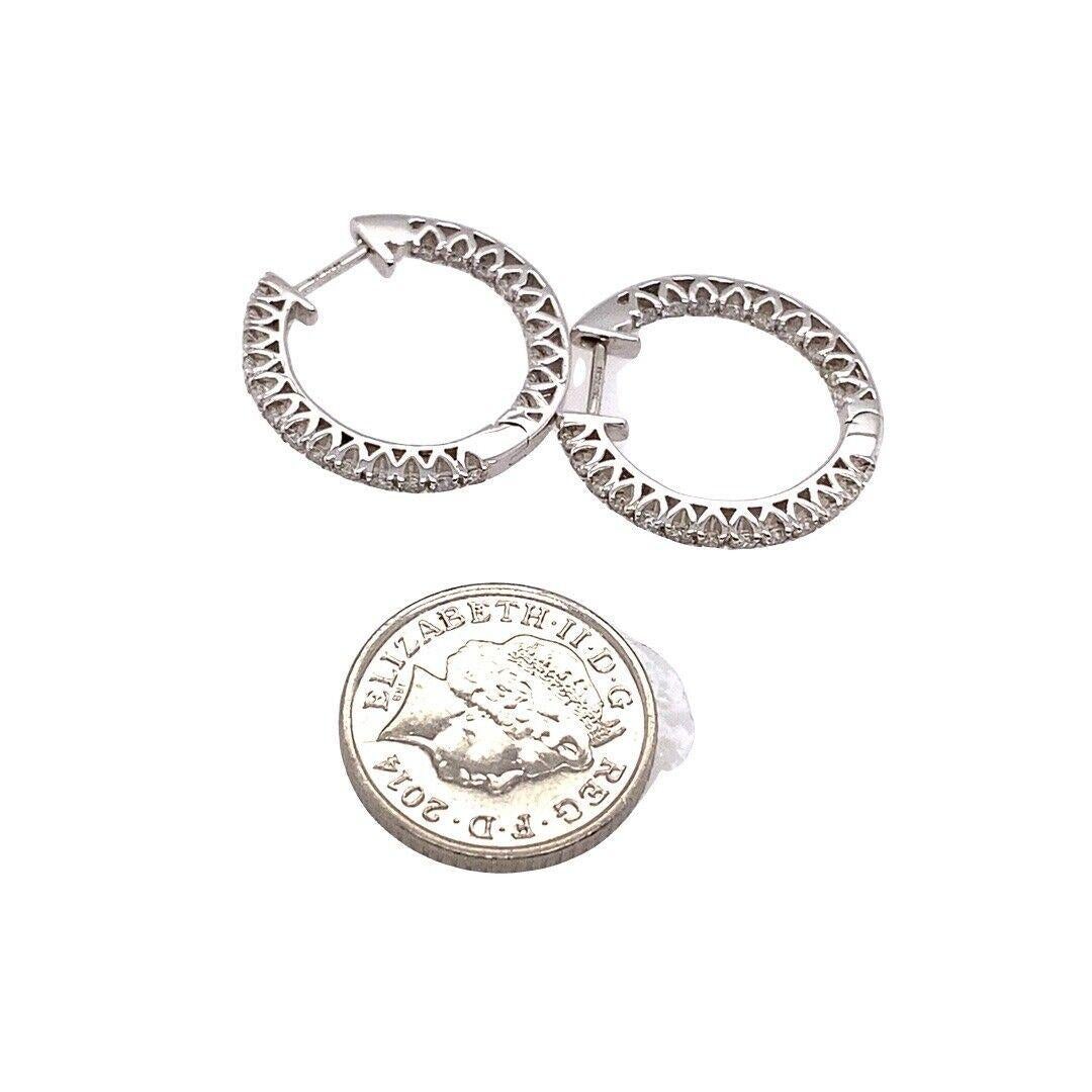 Orecchini a cerchio con diamanti in oro bianco 18ct, con 0,88ct di diamanti rotondi, 20mm

Gli orecchini misurano 20 mm di diametro e sono incastonati con 0,88 carati di diamanti rotondi. Gli orecchini sono un'ottima scelta per le donne che amano
