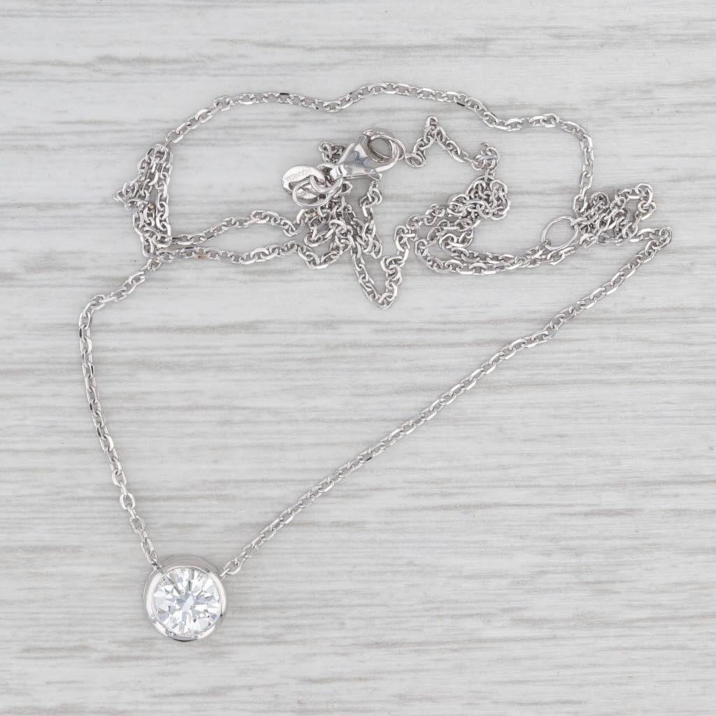 Collana con ciondolo solitario di diamanti rotondi da 0,88 ct. in oro bianco 14 ct. con catena a cavo In condizioni buone in vendita a McLeansville, NC