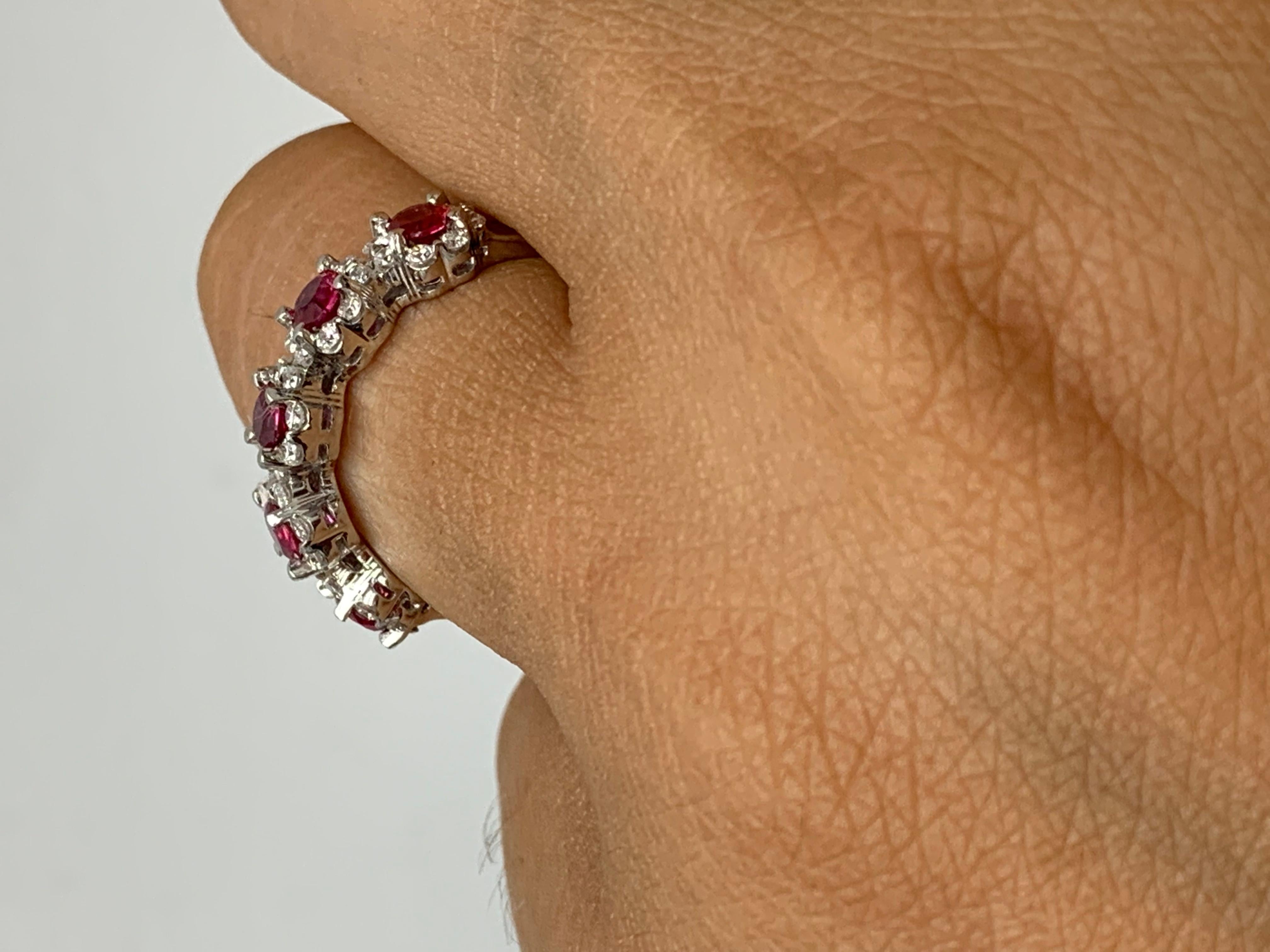 0,89 Karat Brillantschliff Blume Rubin und Diamant Ring in 18k Weißgold im Angebot 7