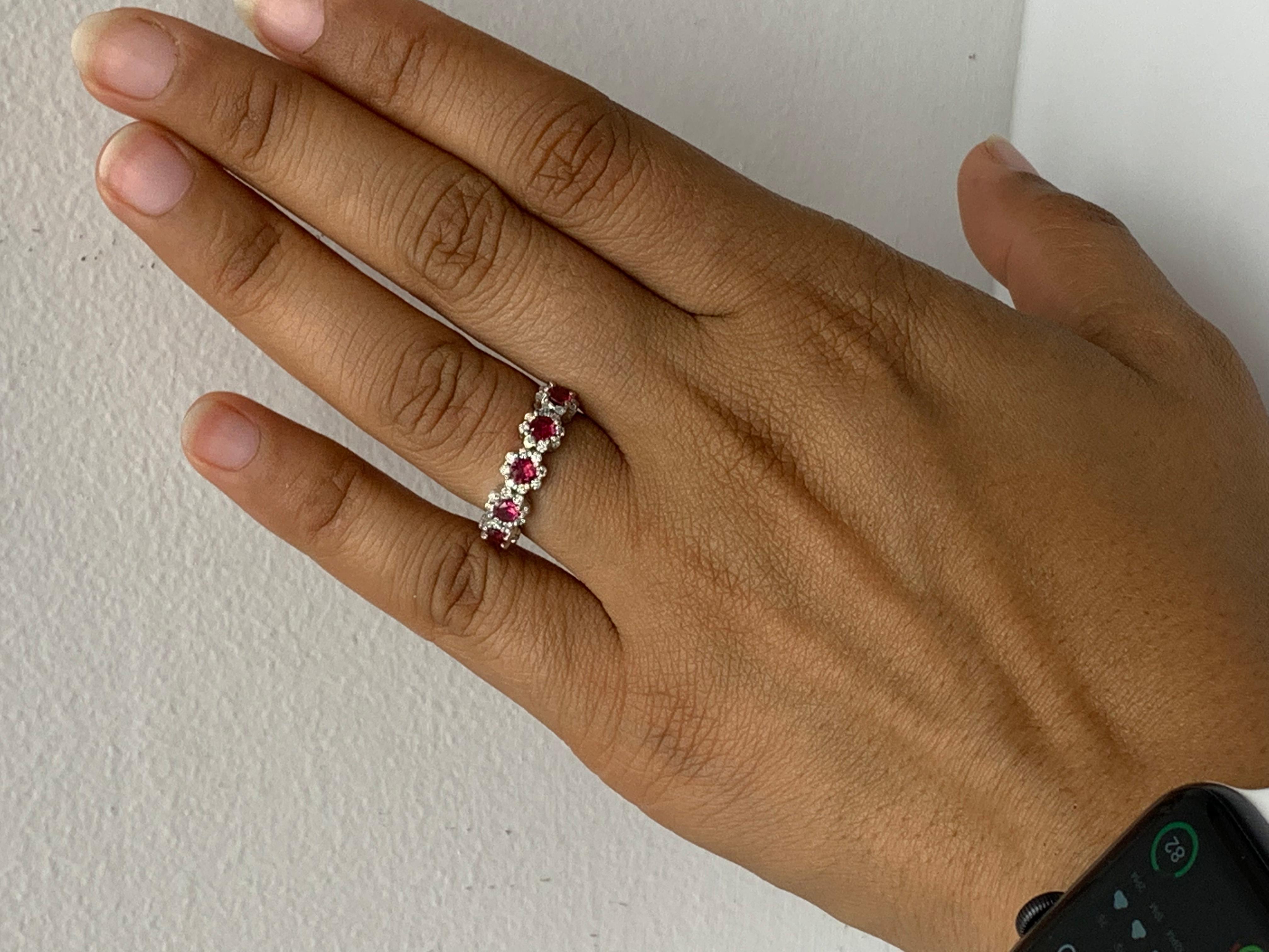 0,89 Karat Brillantschliff Blume Rubin und Diamant Ring in 18k Weißgold im Angebot 11