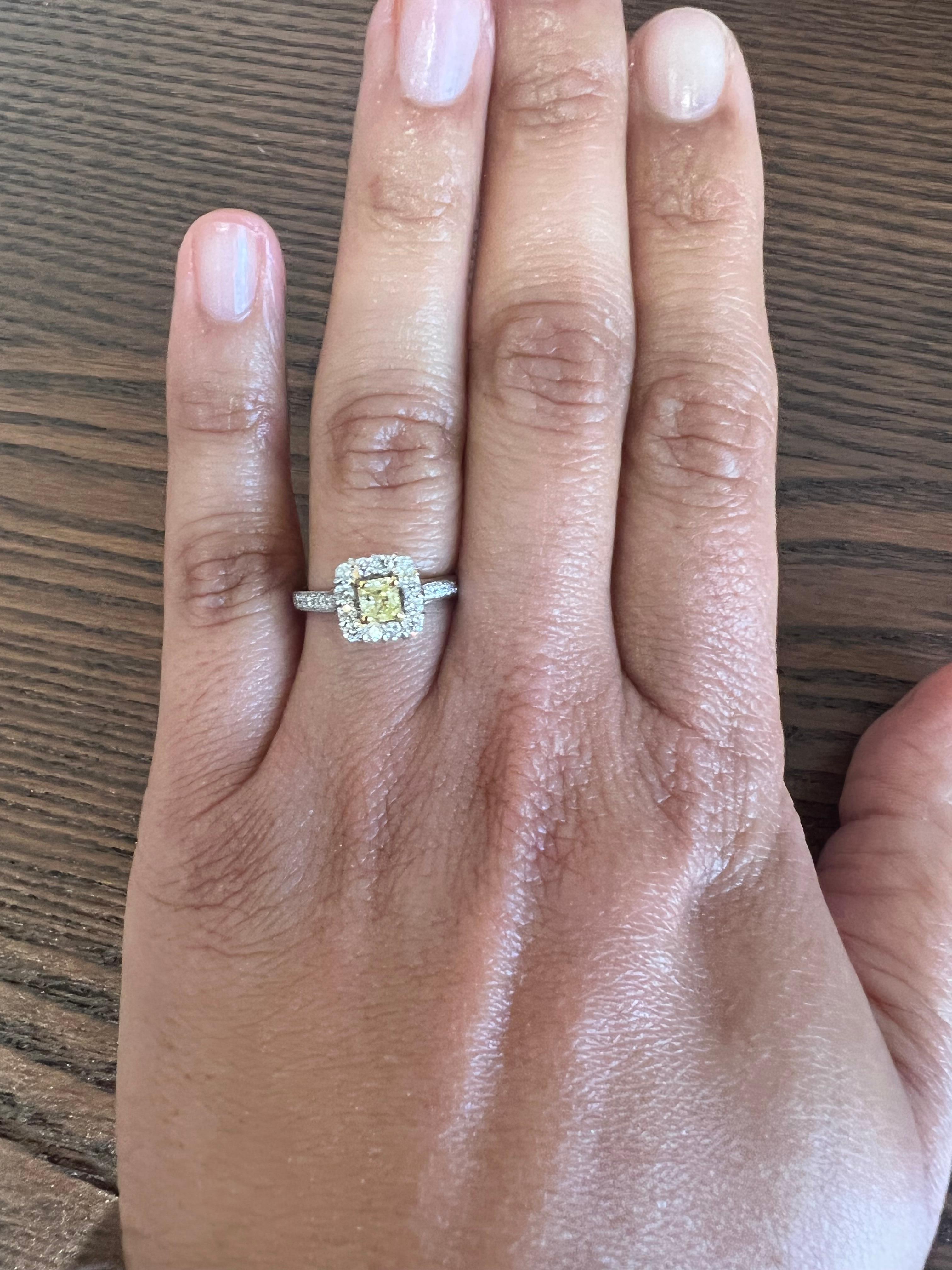 0.89 Carat Fancy Yellow Diamond White Diamond White Gold Engagement Ring In New Condition For Sale In Los Angeles, CA