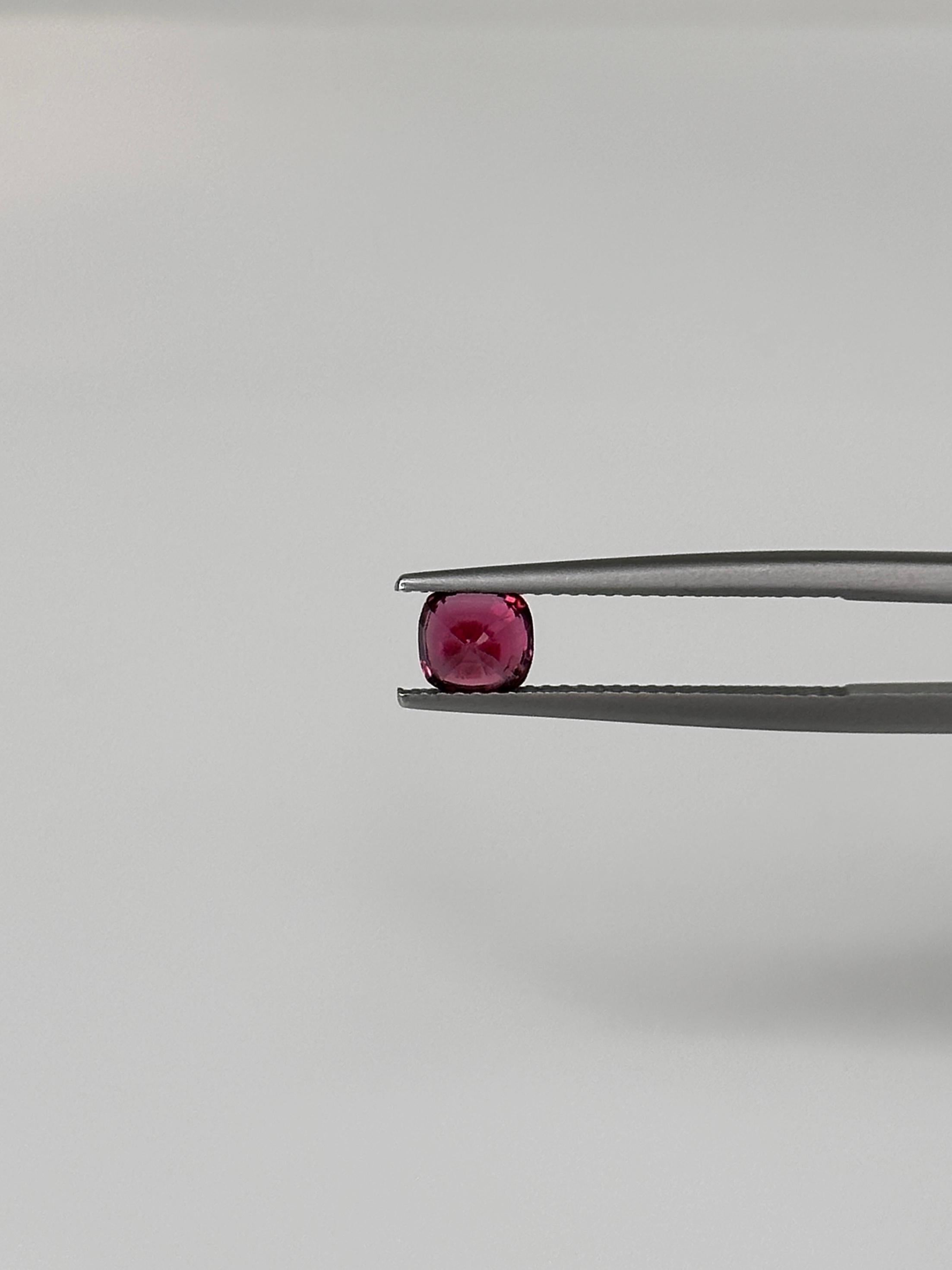 0.89 Carat Pinkish Red Burmese Spinel For Sale 2