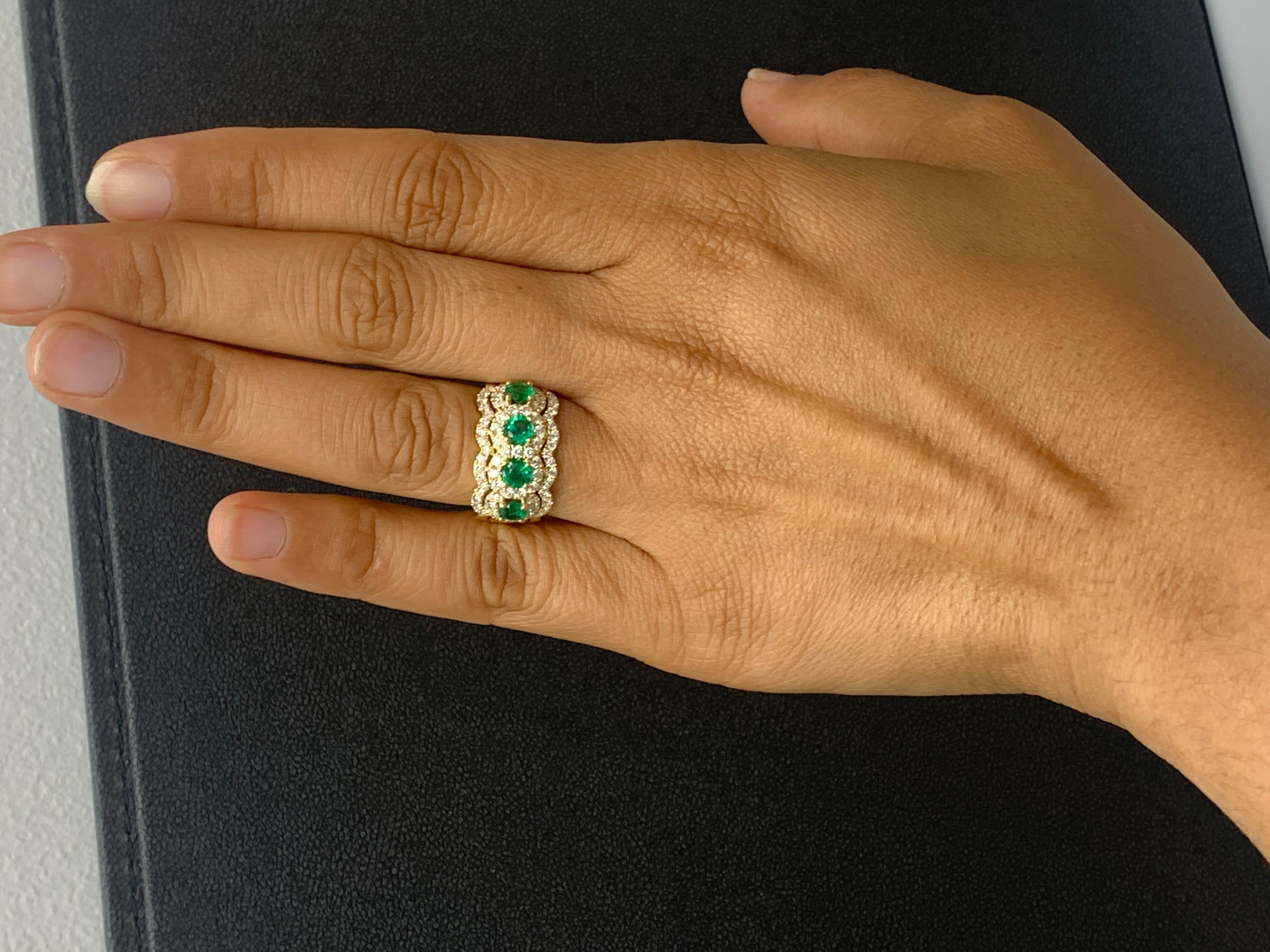 0.89 Carat Round Cut Emerald and Diamond 18K Yellow Gold Ring For Sale 3