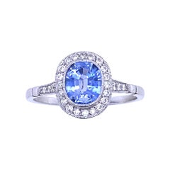 0.89 Karat Saphir und Diamant-Cluster-Verlobungsring aus Platin