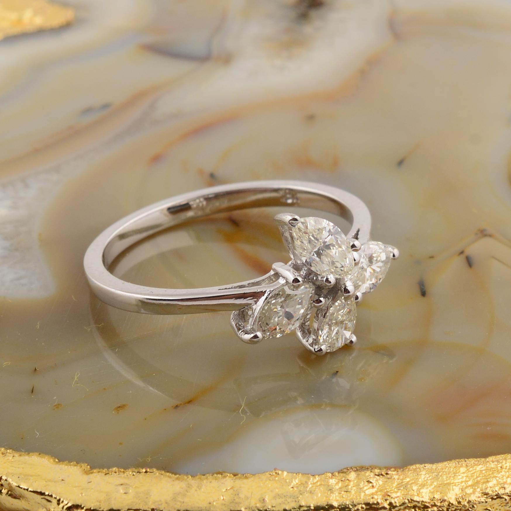 0,89 Karat SI Reinheit HI Farbe Birne & Marquise Diamantring 18 Karat Weißgold im Zustand „Neu“ im Angebot in Diera, Dubai