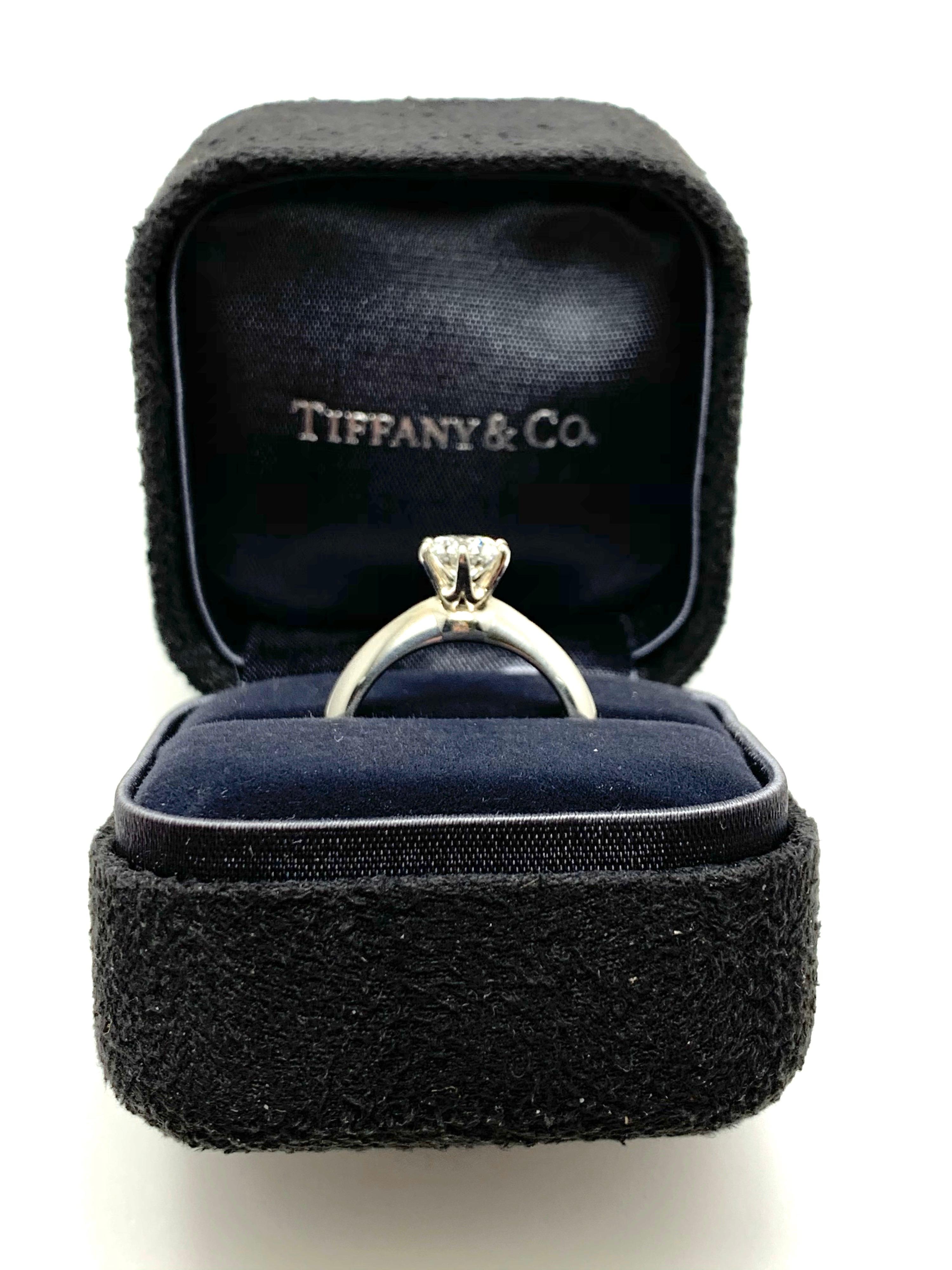 0.89 Carat Tiffany & Co.  Round Brilliant Diamond Platinum Solitaire Ring For Sale 3