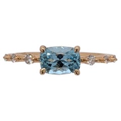 Anillo de Aguamarina de 0,89cts con Detalles de Diamantes en Oro de 14K  Cojín 6,5X5mm