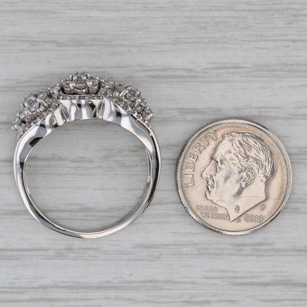 Anello a grappolo con diamanti da 0,89ctw in oro bianco 14k, misura 8 in vendita 3