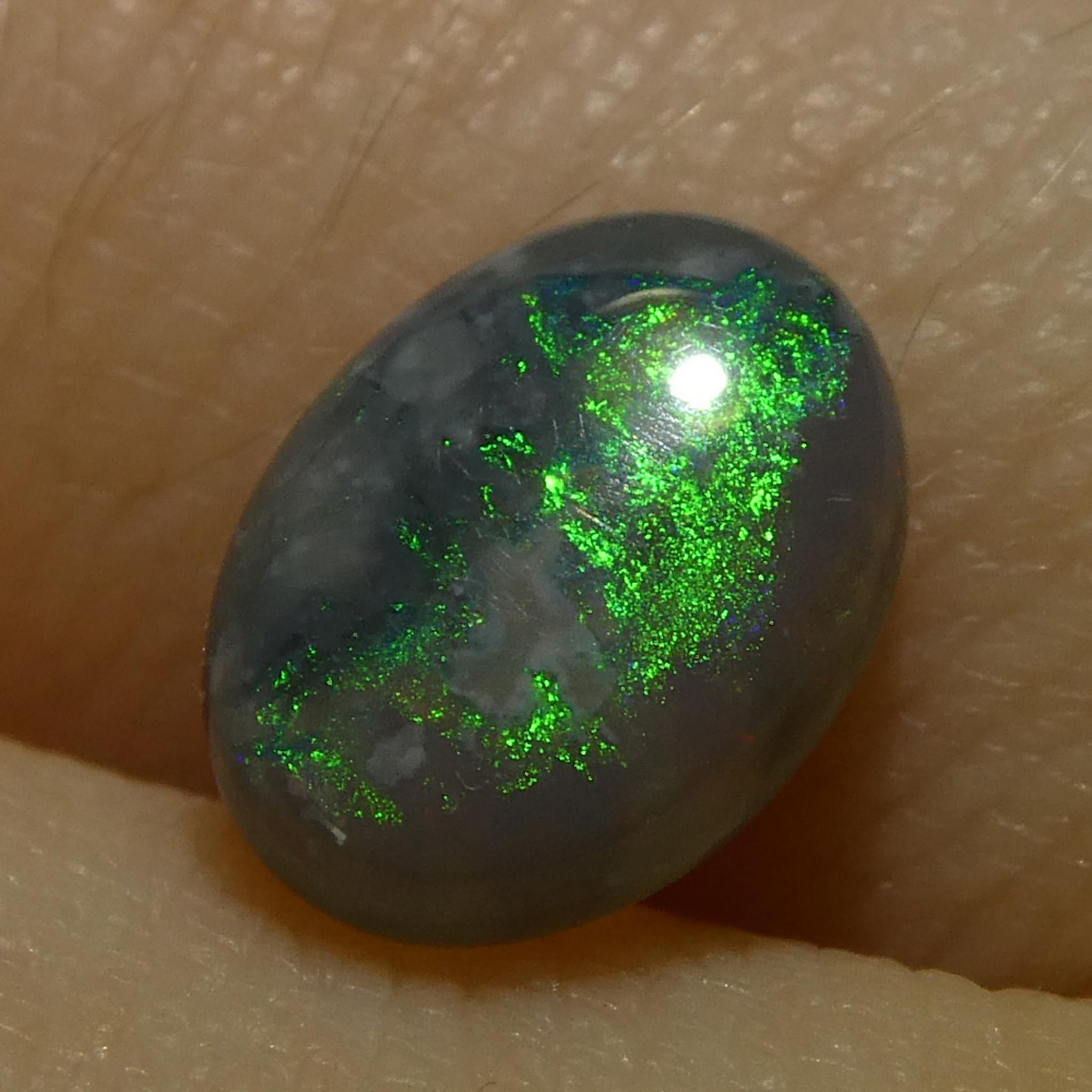 0.8ct Opale grigio ovale cabochon dall'Australia in vendita 5