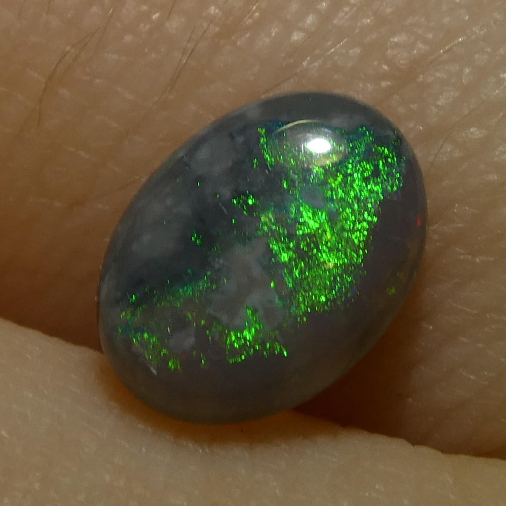 0.8ct Opale grigio ovale cabochon dall'Australia in vendita 6