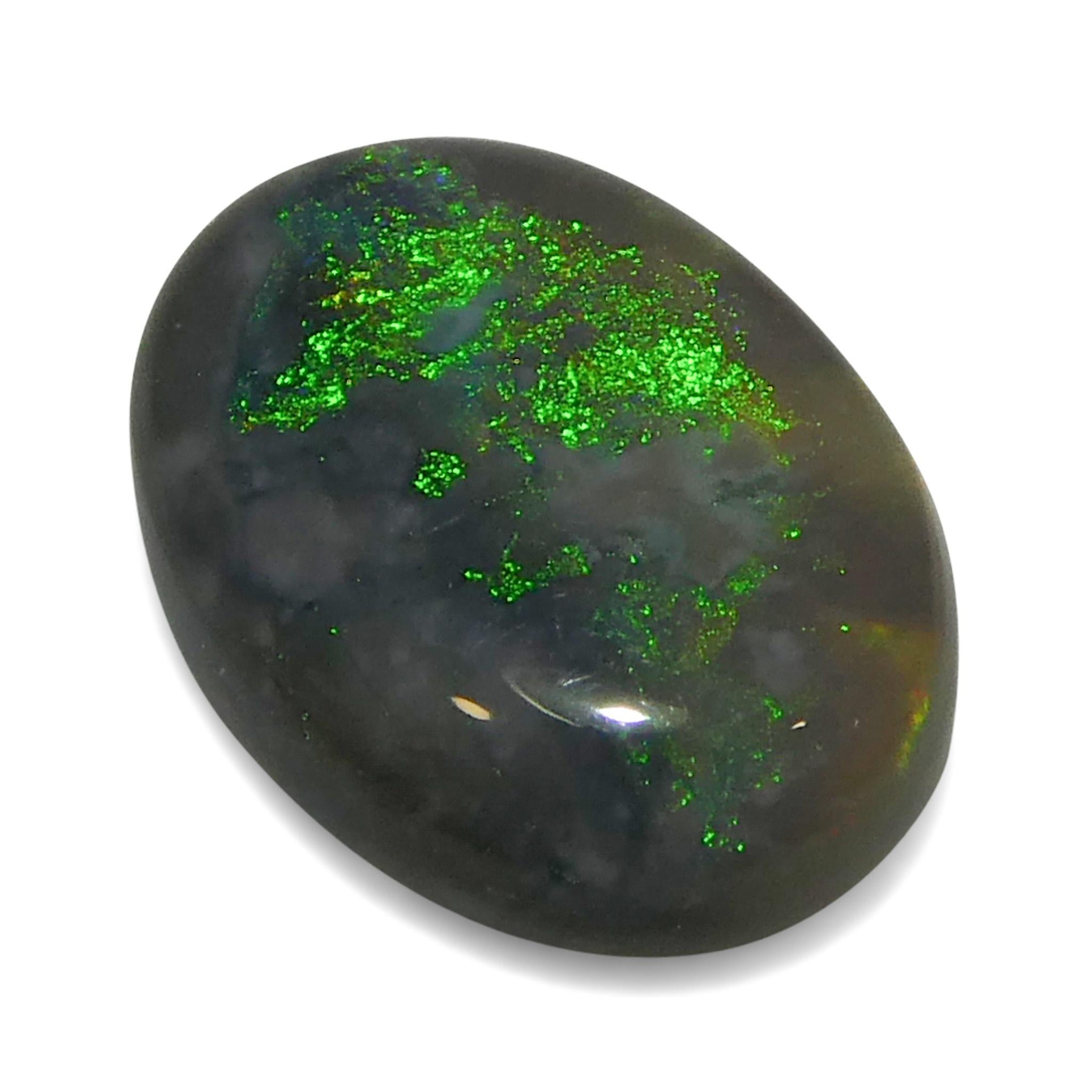 0.8ct Opale grigio ovale cabochon dall'Australia in vendita 2