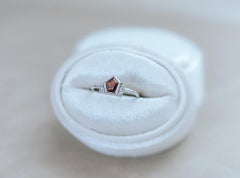 0.8ct red spinel and diamonds ring
