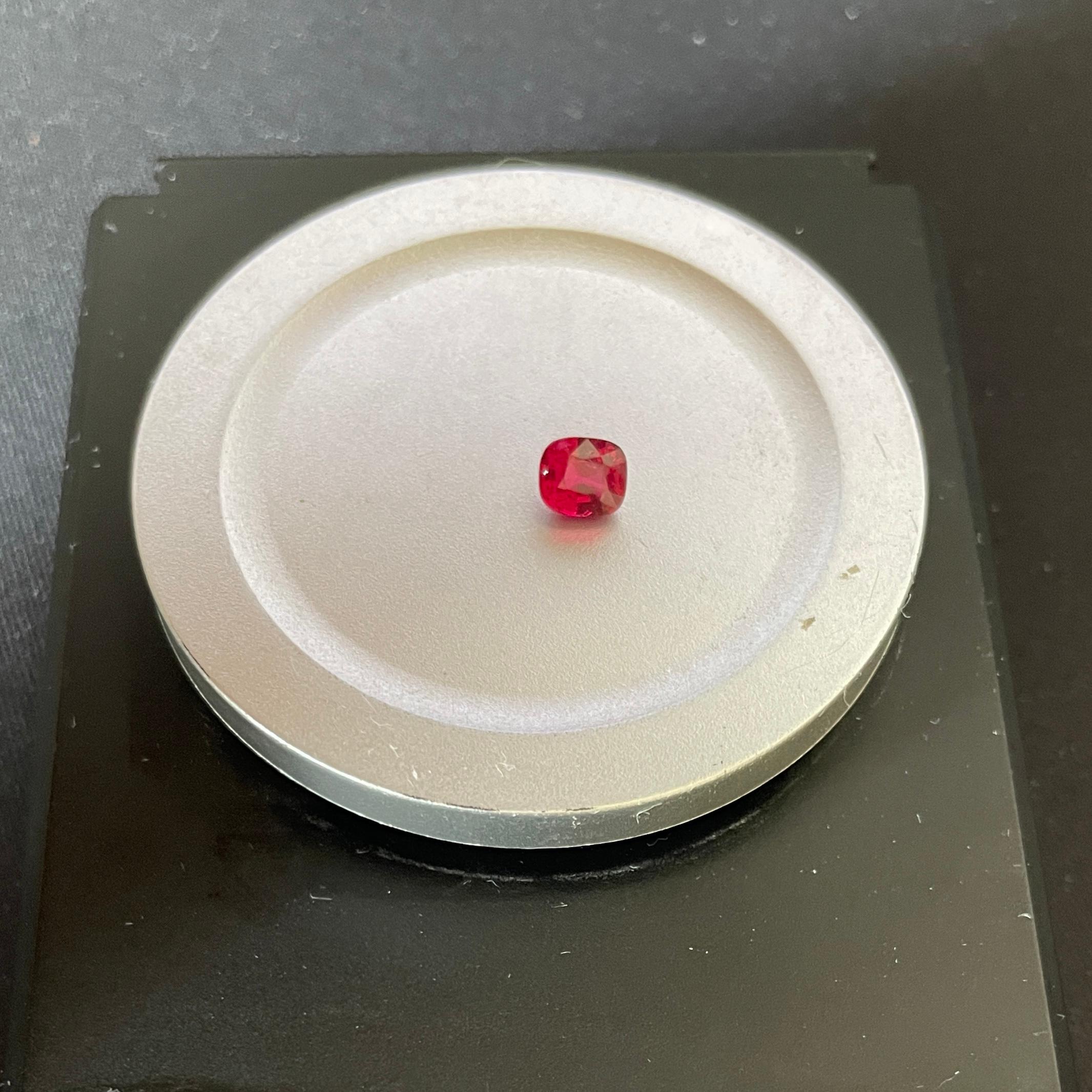 0.8ct Vibrant Red Jedi Spinel/Bright Red Spinel/Bright Red Spinel /Vivid Red Spinel (Top Quality) im Angebot 6