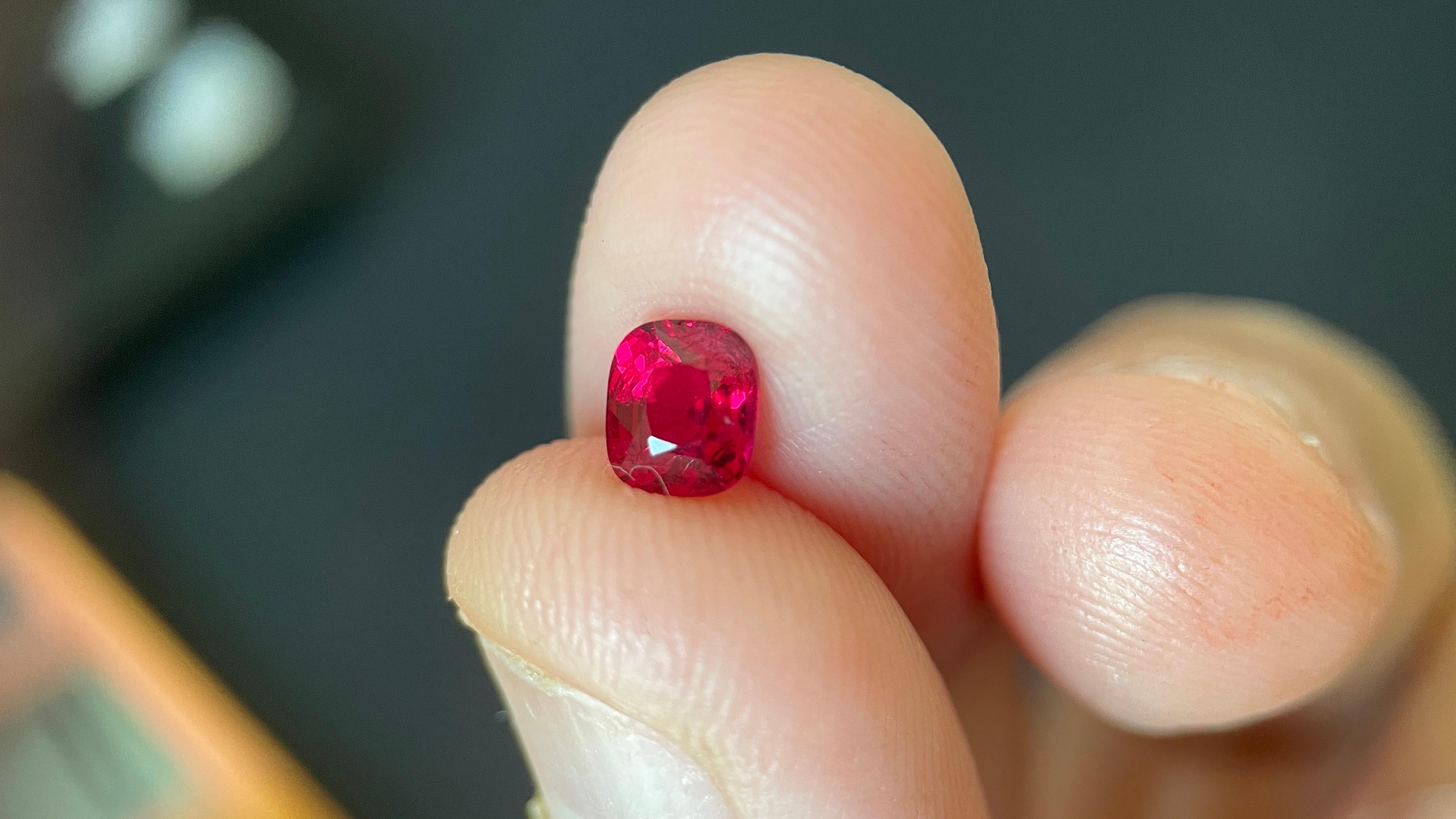 0.8ct Vibrant Red Jedi Spinel/Bright Red Spinel/Bright Red Spinel /Vivid Red Spinel (Top Quality) im Angebot 9