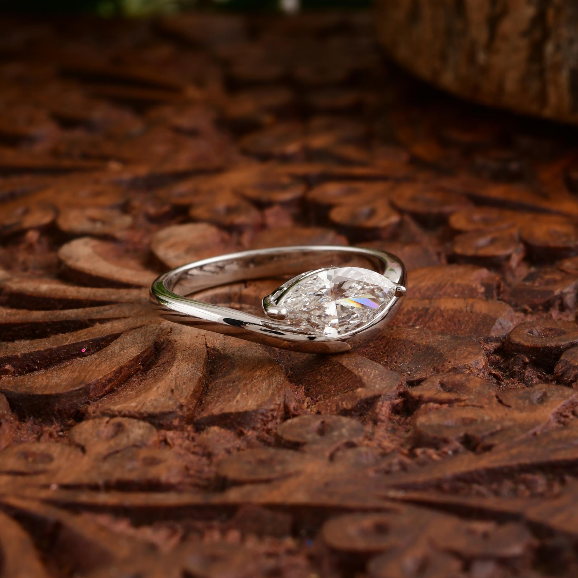 Im Angebot: 0,9 Karat Marquise Cut Solitär Diamantring 18k Weißgold Verlobungsschmuck () 4