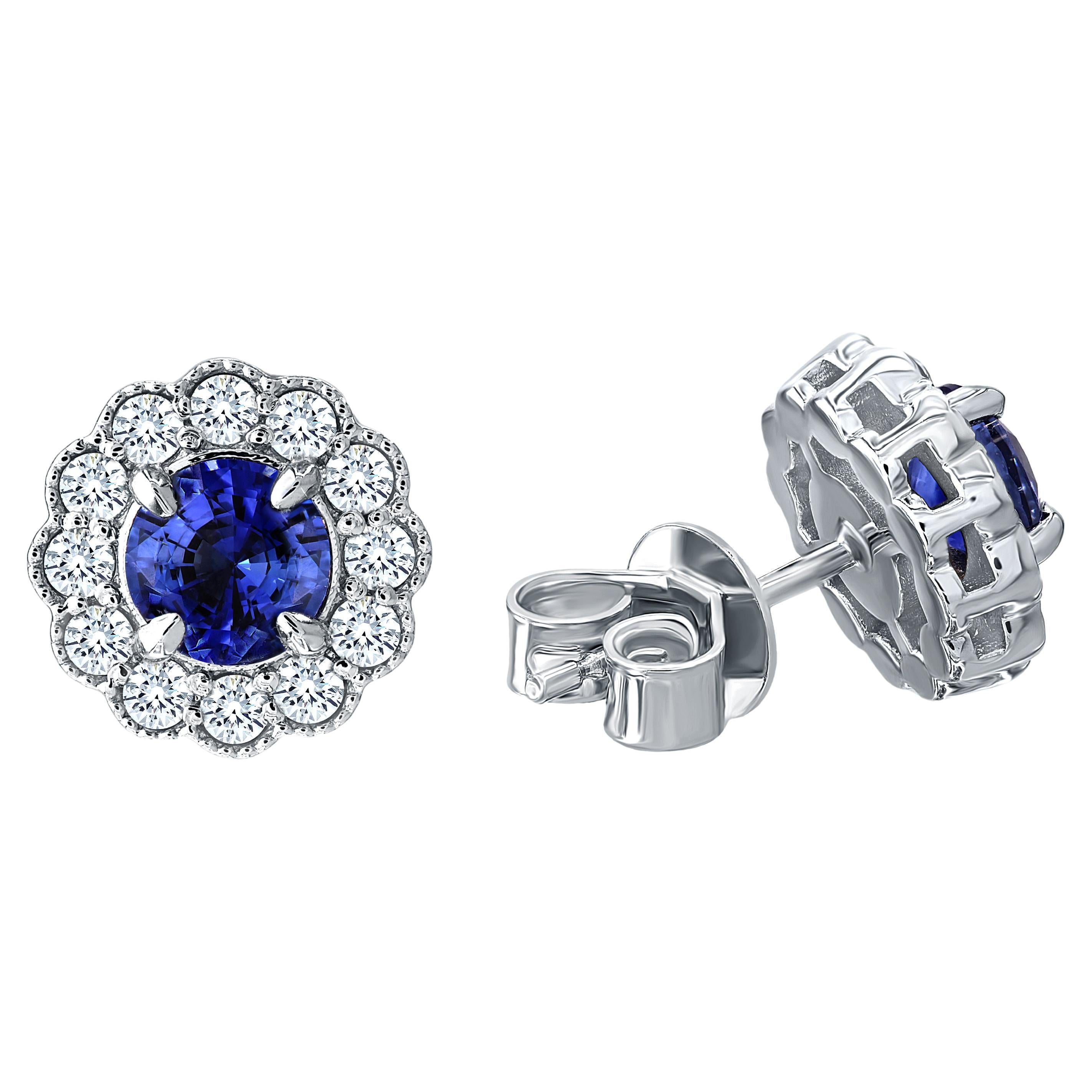 0.9 Carat Round Sapphire Stud Earrings With 0.4 Carat Halo Diamond in 18K ref445 in vendita