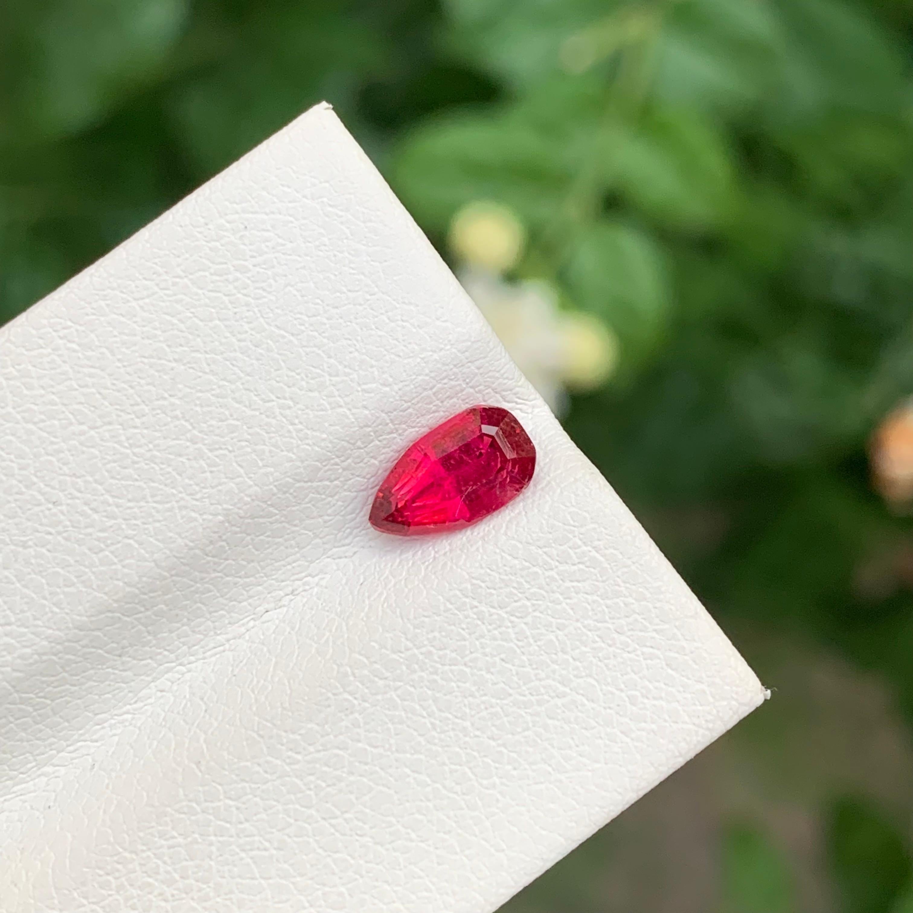 da uomo o donna 0,90 Carati Adorabile gemma sciolta di tormalina rubellite a forma di pera in vendita