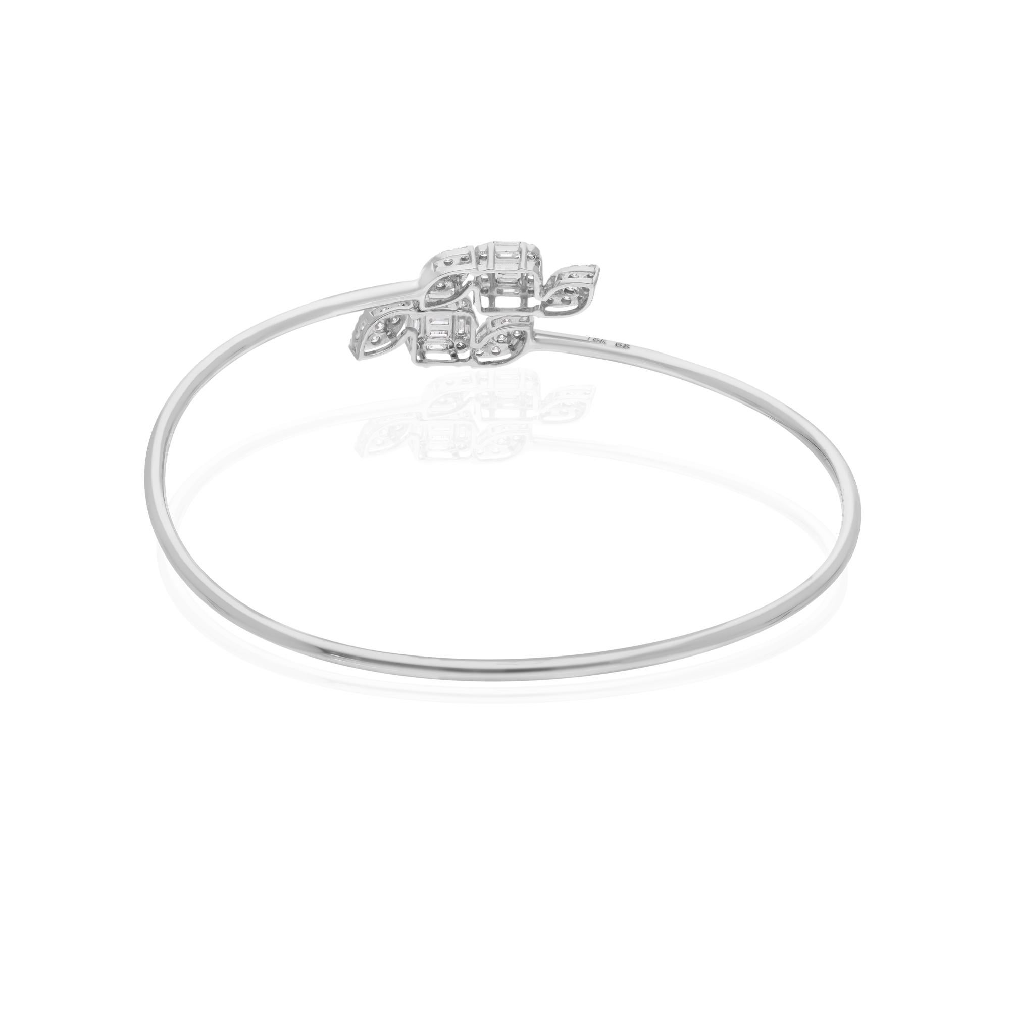 Moderne Bracelet jonc en or blanc 14 carats avec diamants ronds baguettes de 0,90 carat en vente