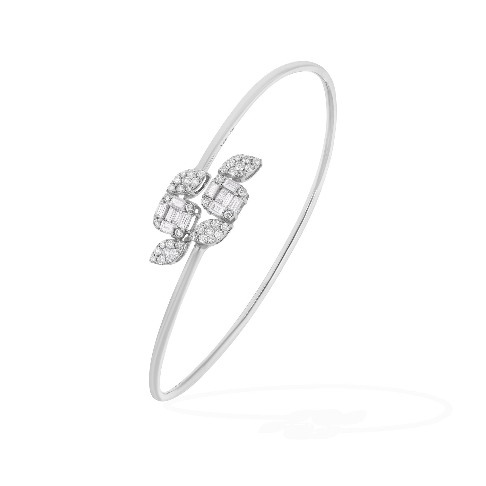 Taille baguette Bracelet jonc en or blanc 14 carats avec diamants ronds baguettes de 0,90 carat en vente