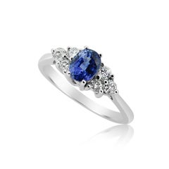 0.90  Carat Blue Sapphire  Ring 14 Karat White Gold with Diamonds.